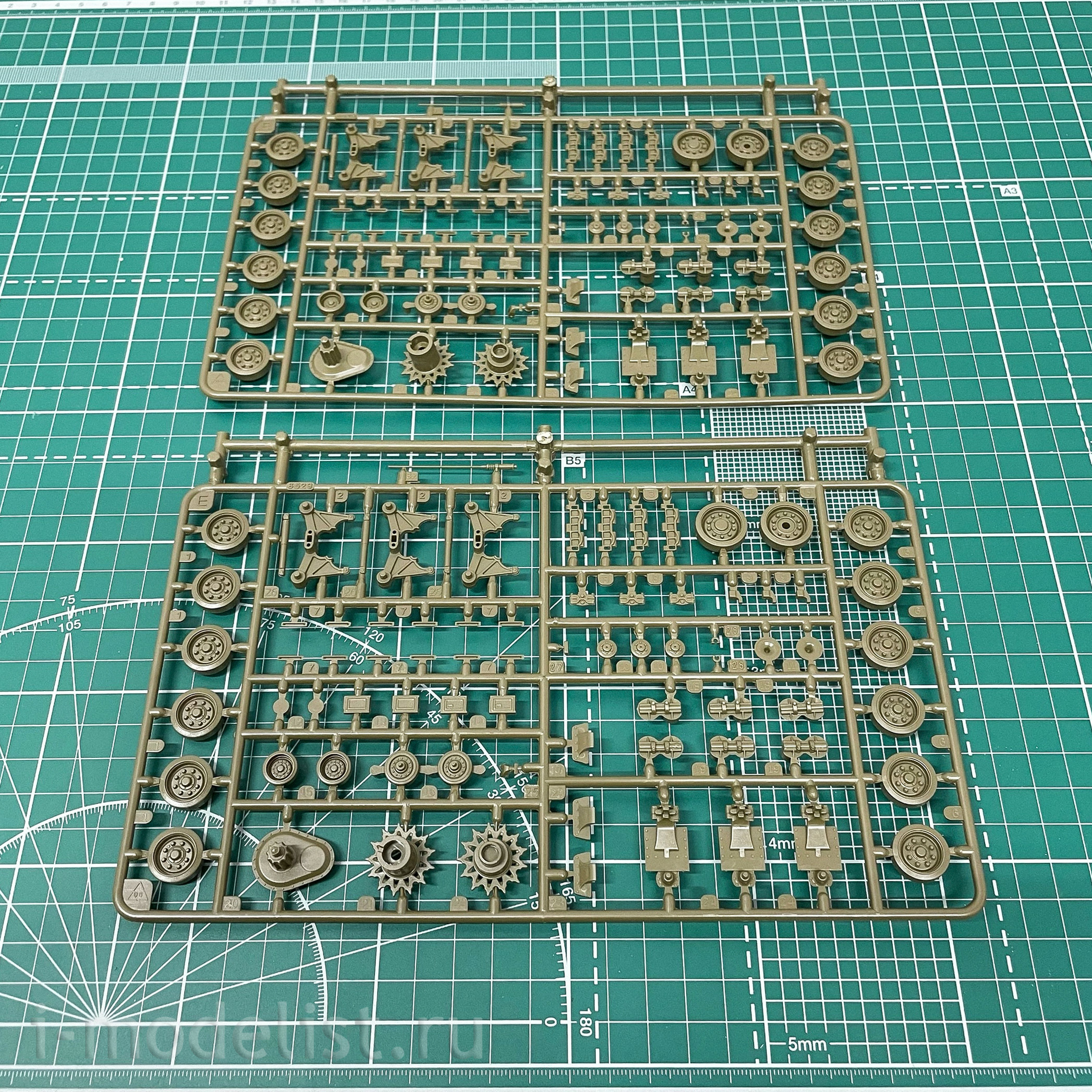 6586 Italeri 1/35 M4A3E8 Sherman Tank