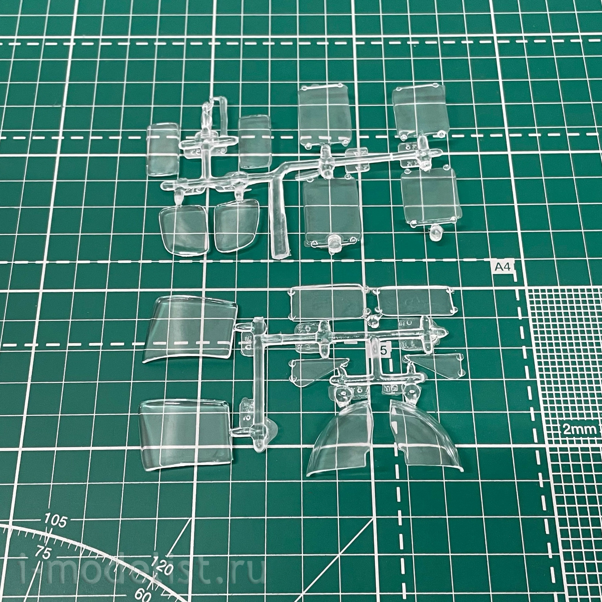 03867 Revell 1/32 American multi-purpose helicopter Bell UH-1D 