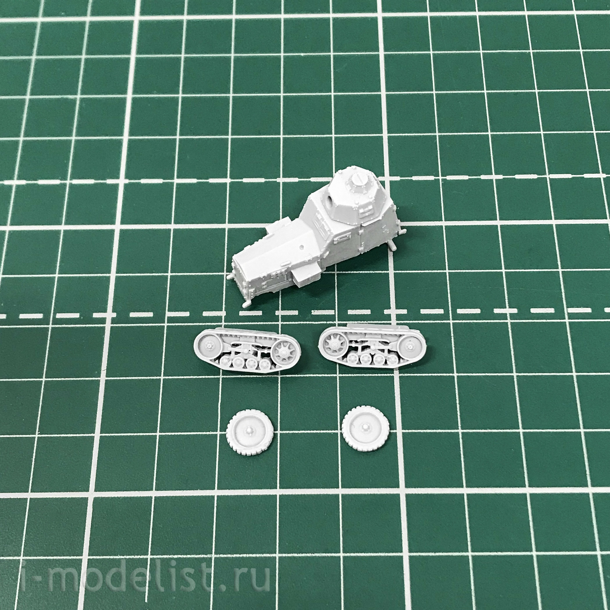 100069 Zebrano 1/100 Polish armored car Wz. 28 (late)