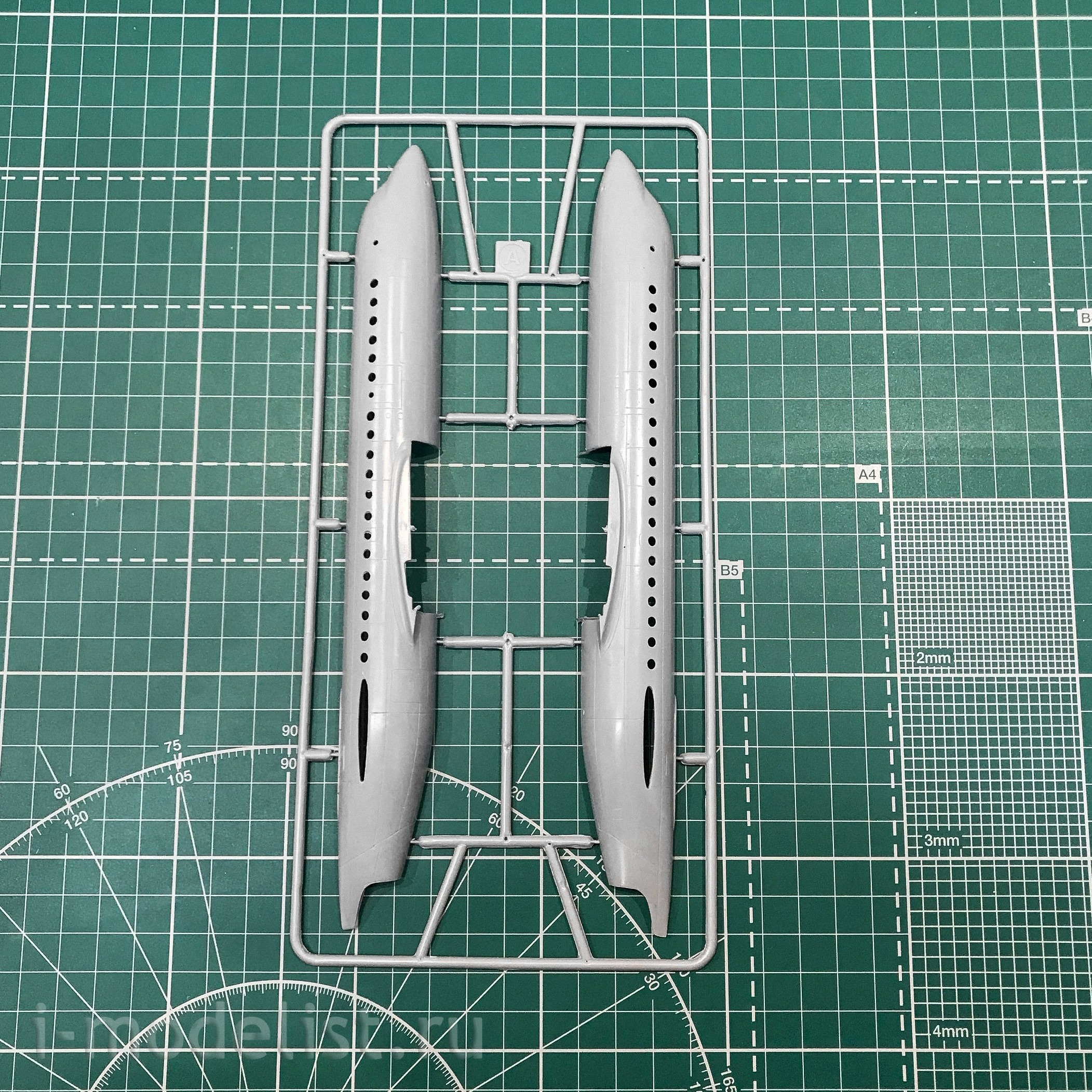 14494 Eastern Express 1/144 the airplane Yak-42