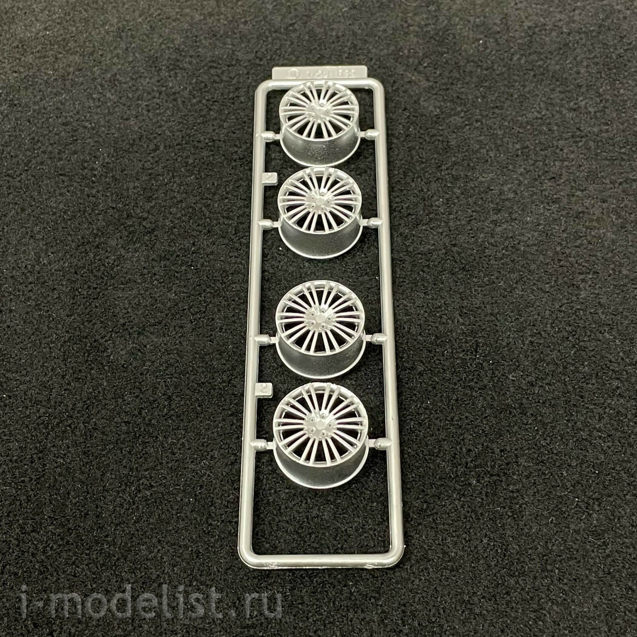 12328 Fujimi 1/24 Volkswagen Golf R32 Car