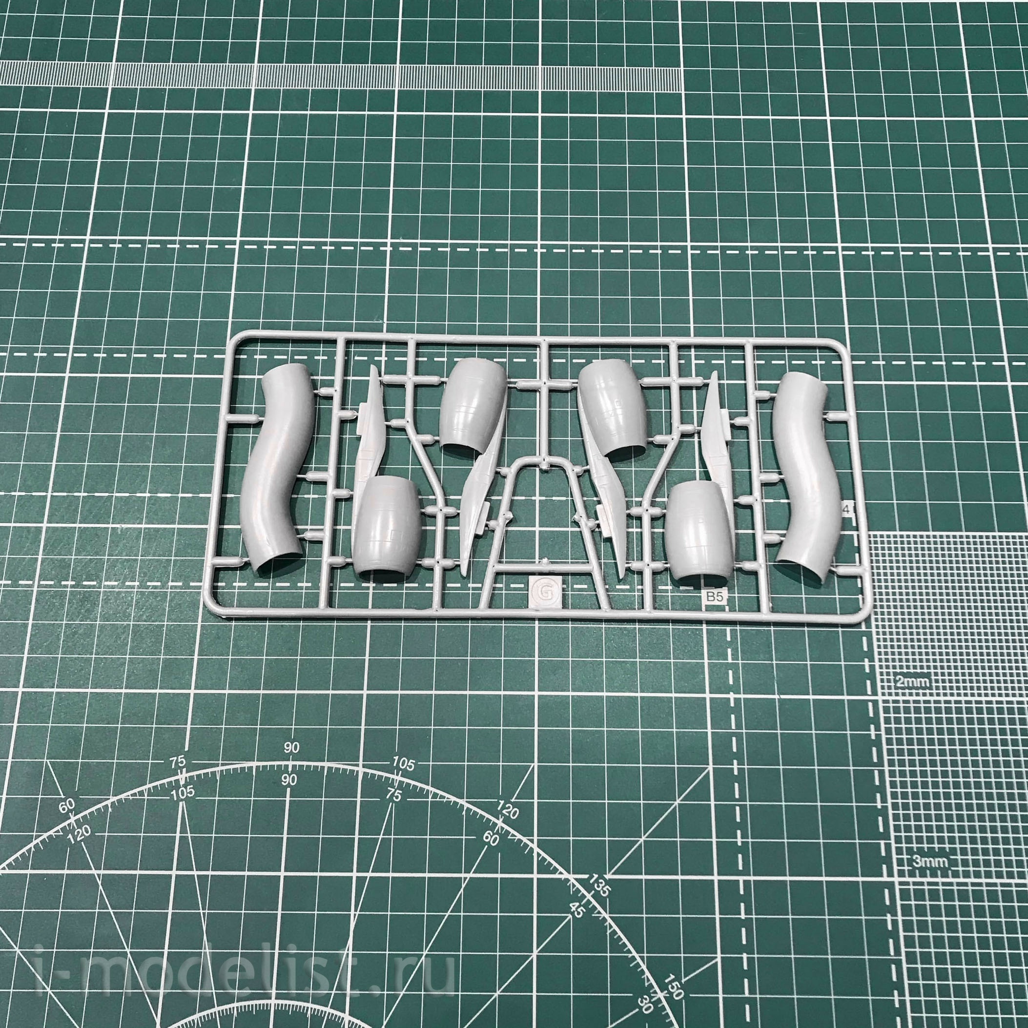 144137 Orient Express 1/144 Passenger airliner L-1011-200 Tristar Zvezdagazer&Pegasus XLrocket