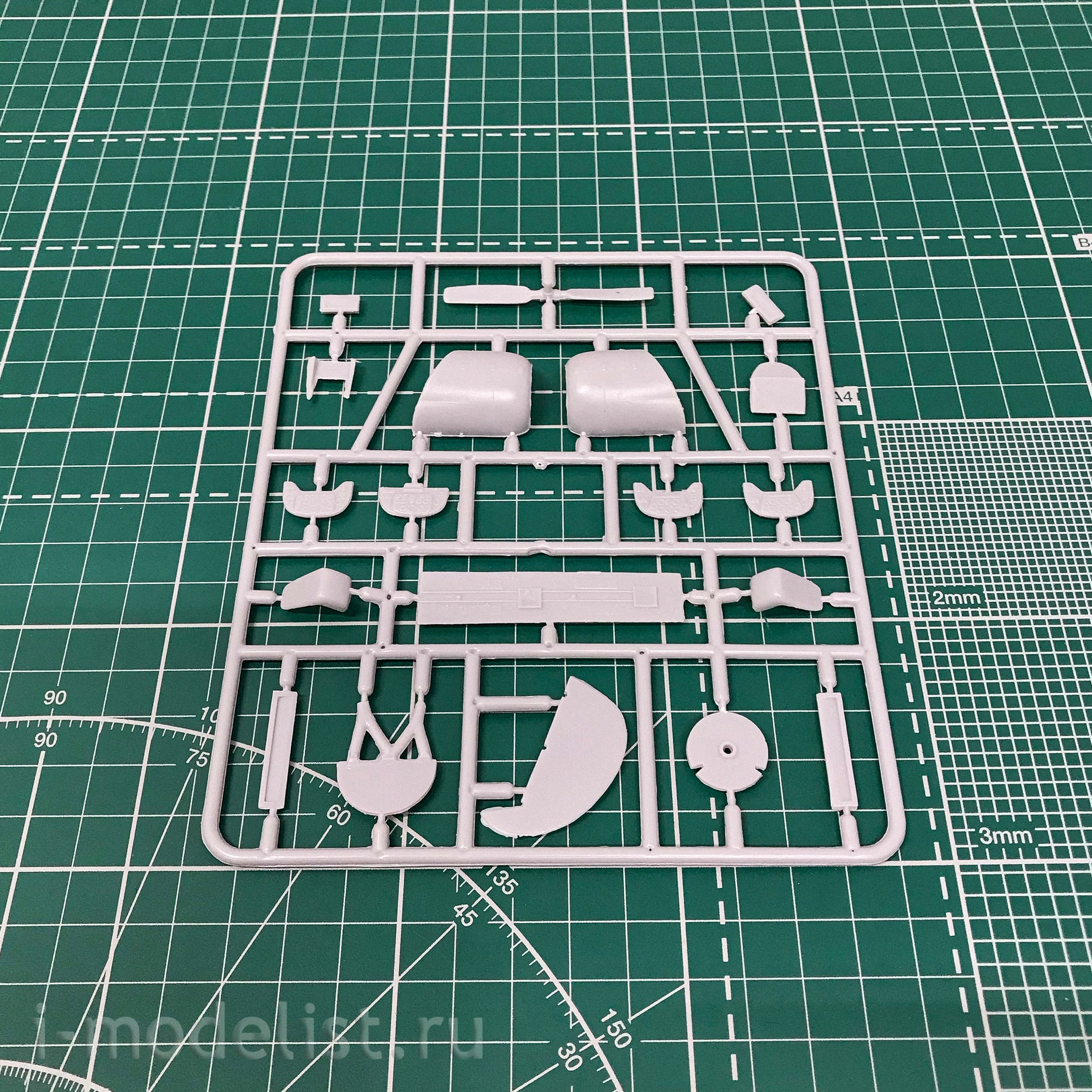 4806 Amodel 1/48 Yak-52