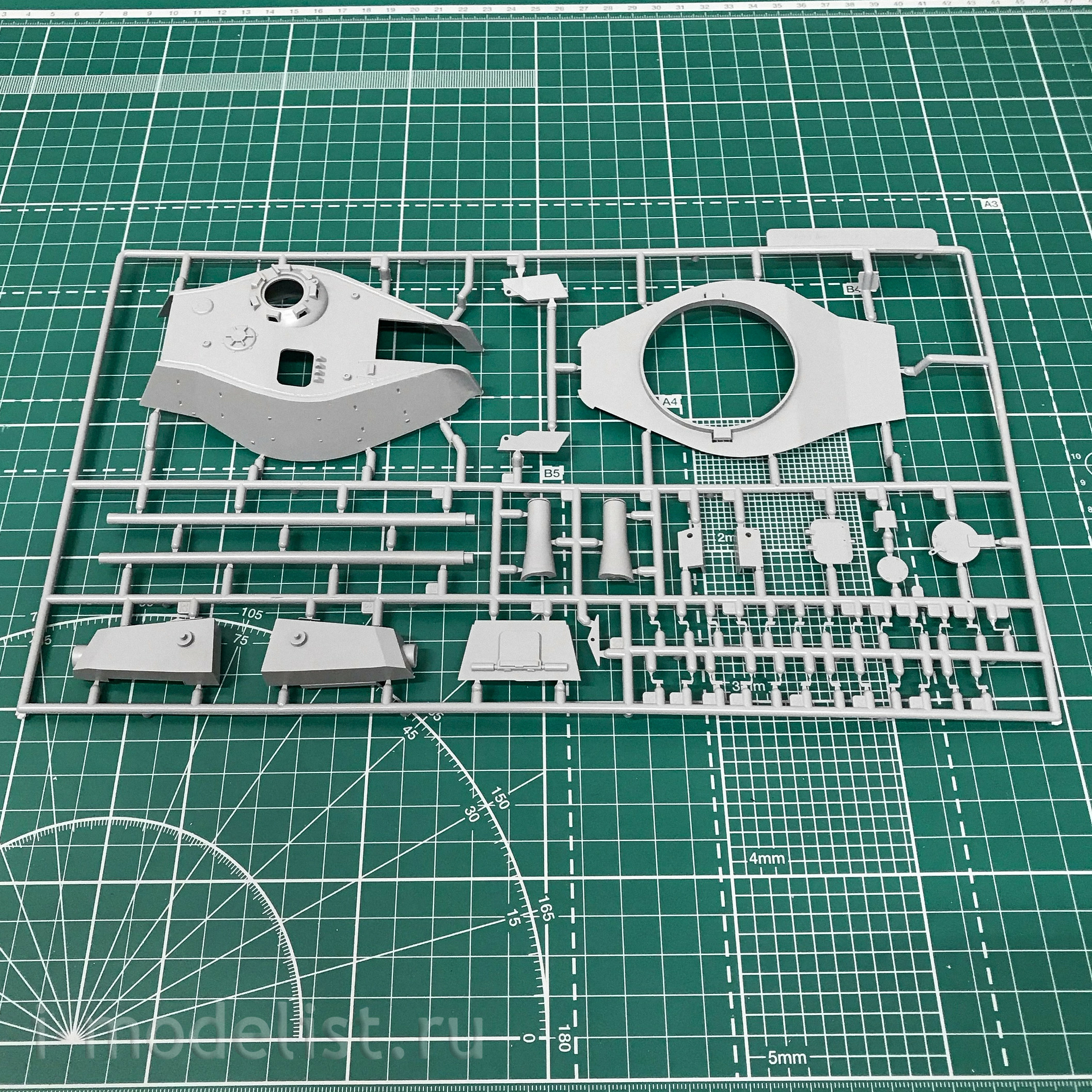 UA35016 Modelcollect 1/35 German e-75 tank with 128 mm gun, Tiger III