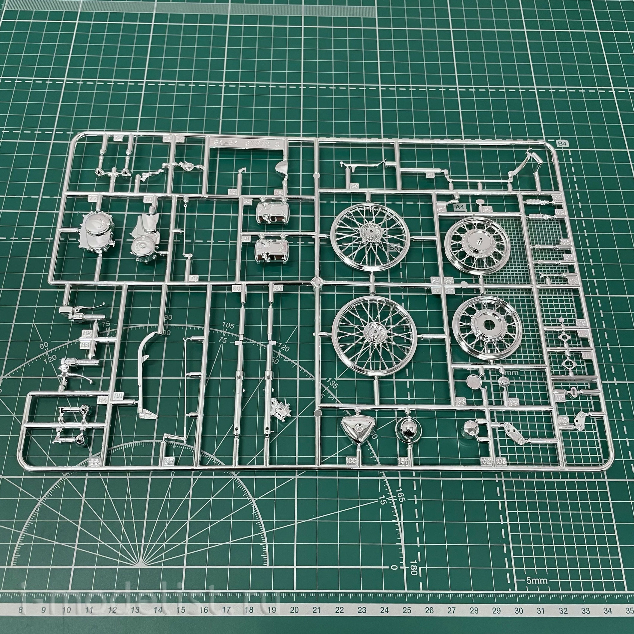 06268 Aoshima 1/12 Honda NC26 Steed VSE '96