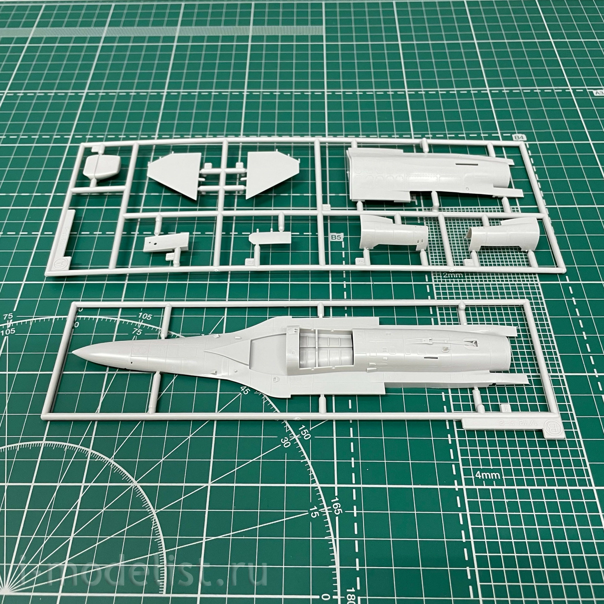 00545 Hasegawa 1/72 Mitsubishi F-2A/B aircraft (J. A. S. D. F. SUPPORT FIGHTER)