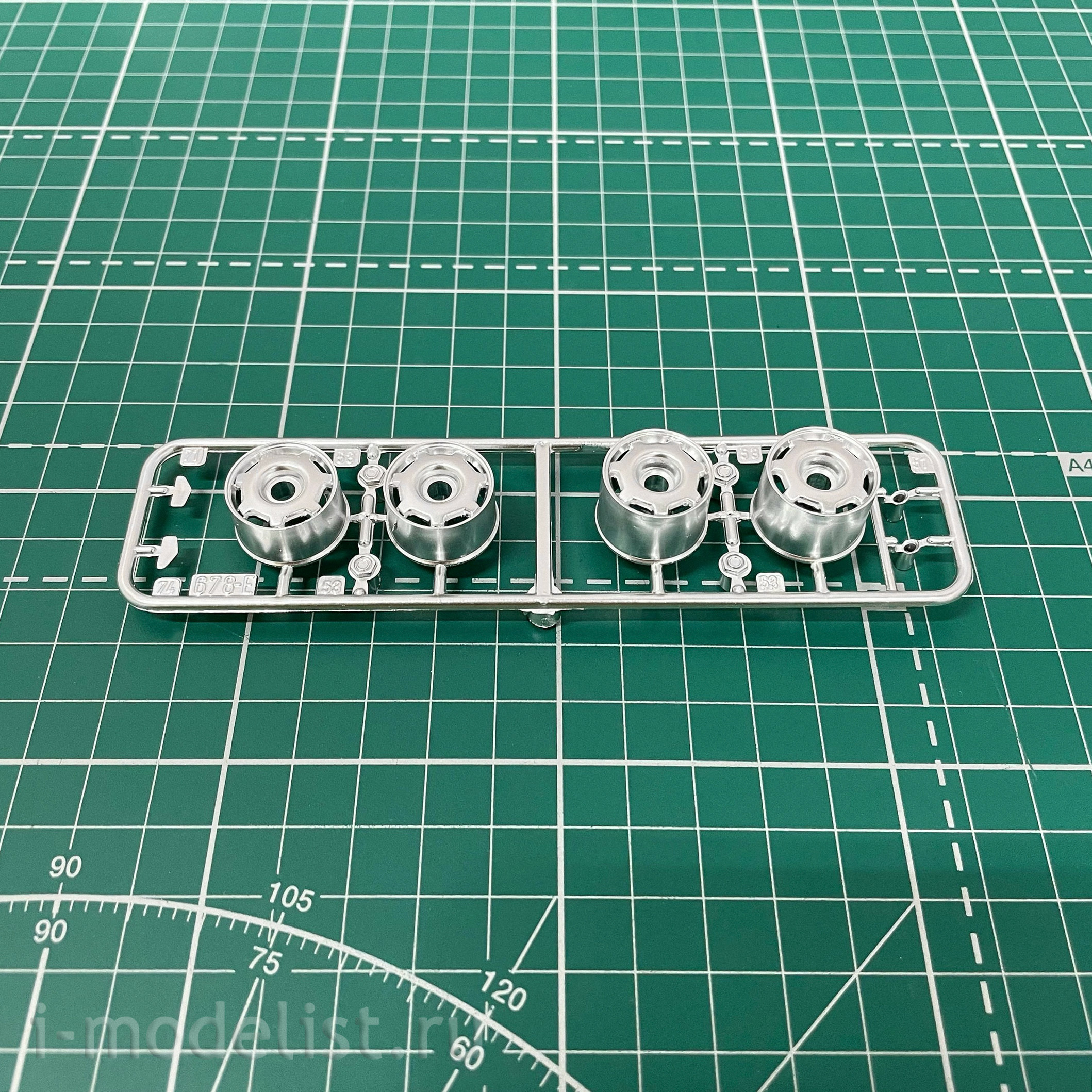 3631 Italeri 1/24 Jaguar XJ 220 Car