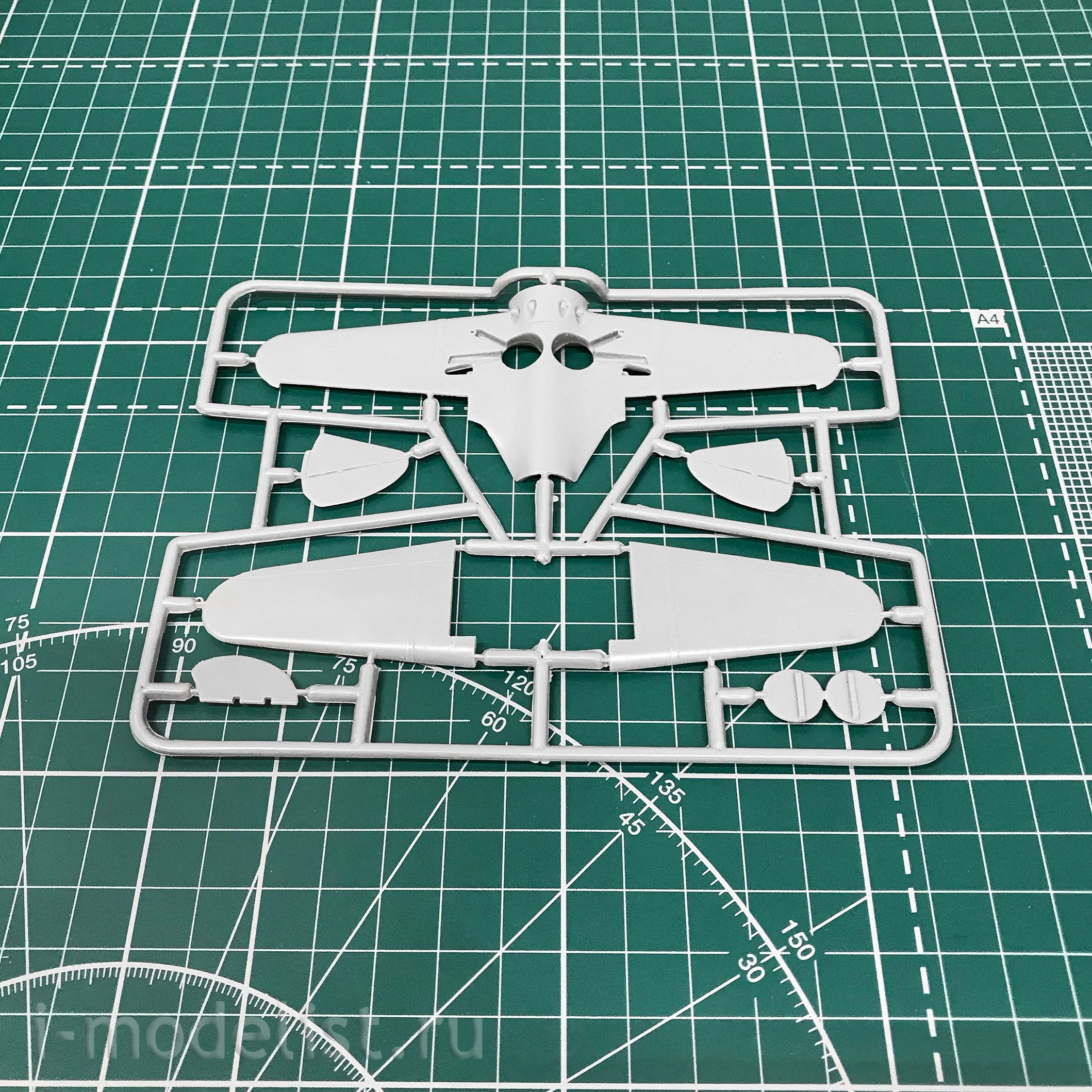 72315 Amodel 1/72 UTI-4 t15b