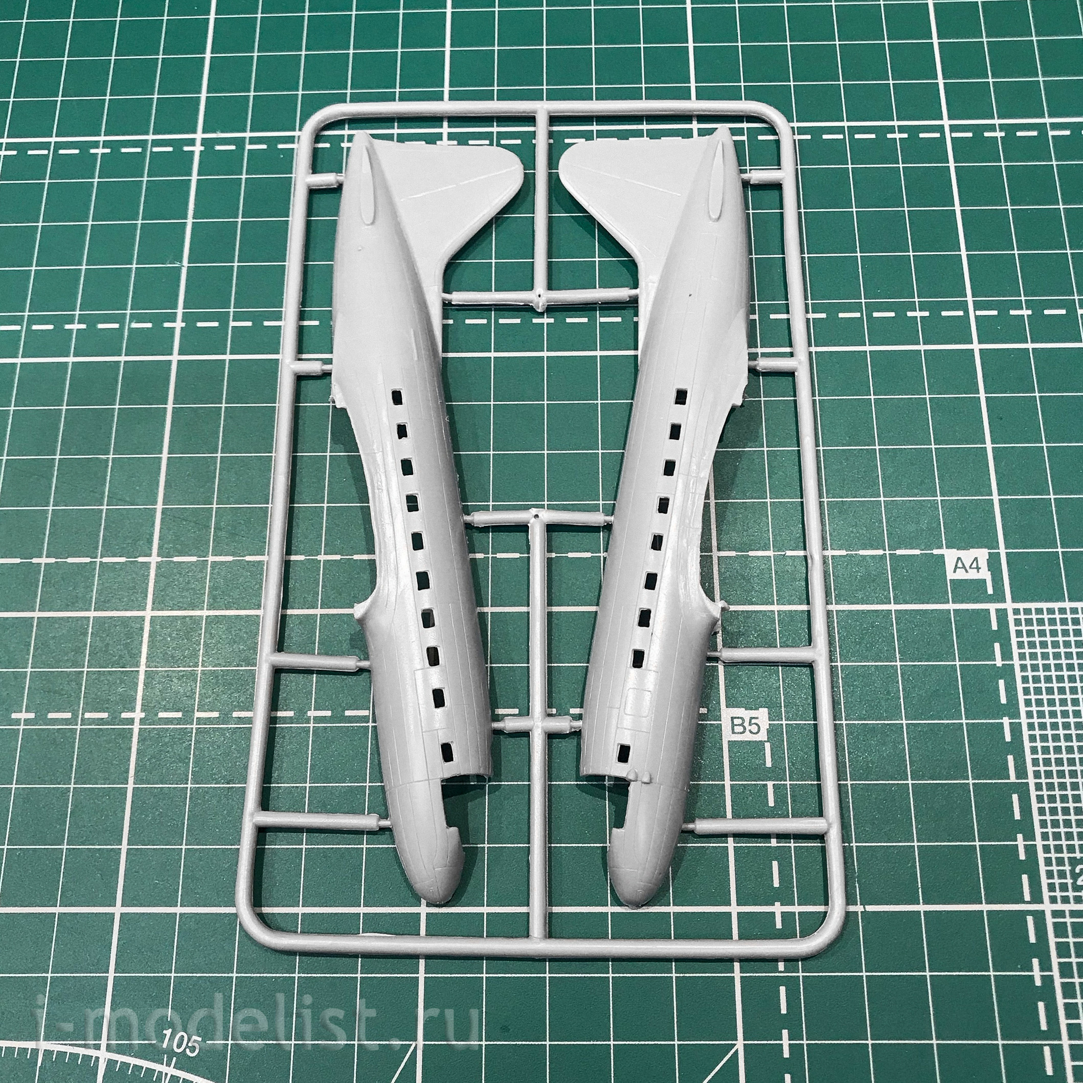 1445 Amodel 1/144 Ilyushin Il-12