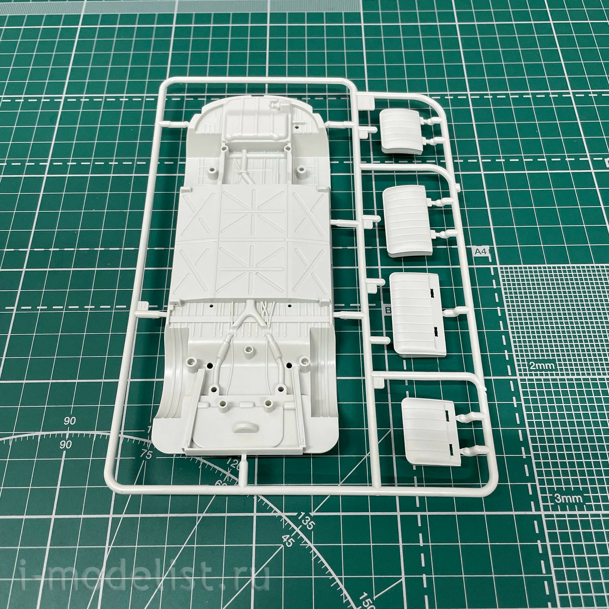 07675 Revell 1/24 Bus VW T1