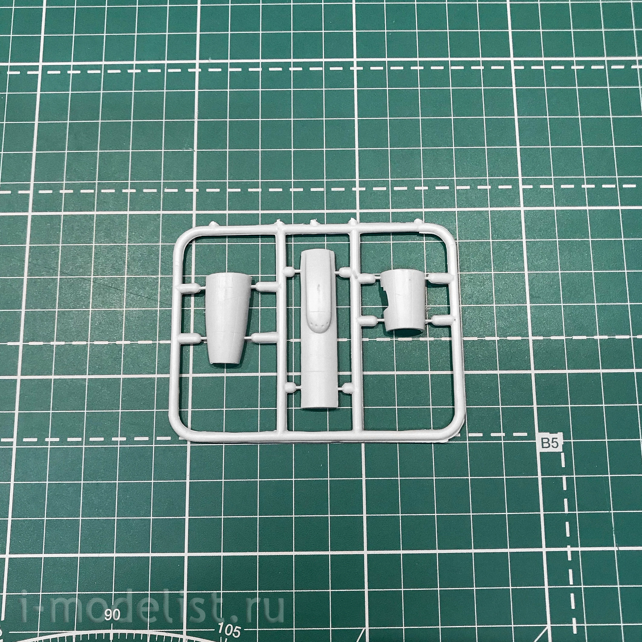 1429 Amodel 1/144 E. E. Canberra Mk8