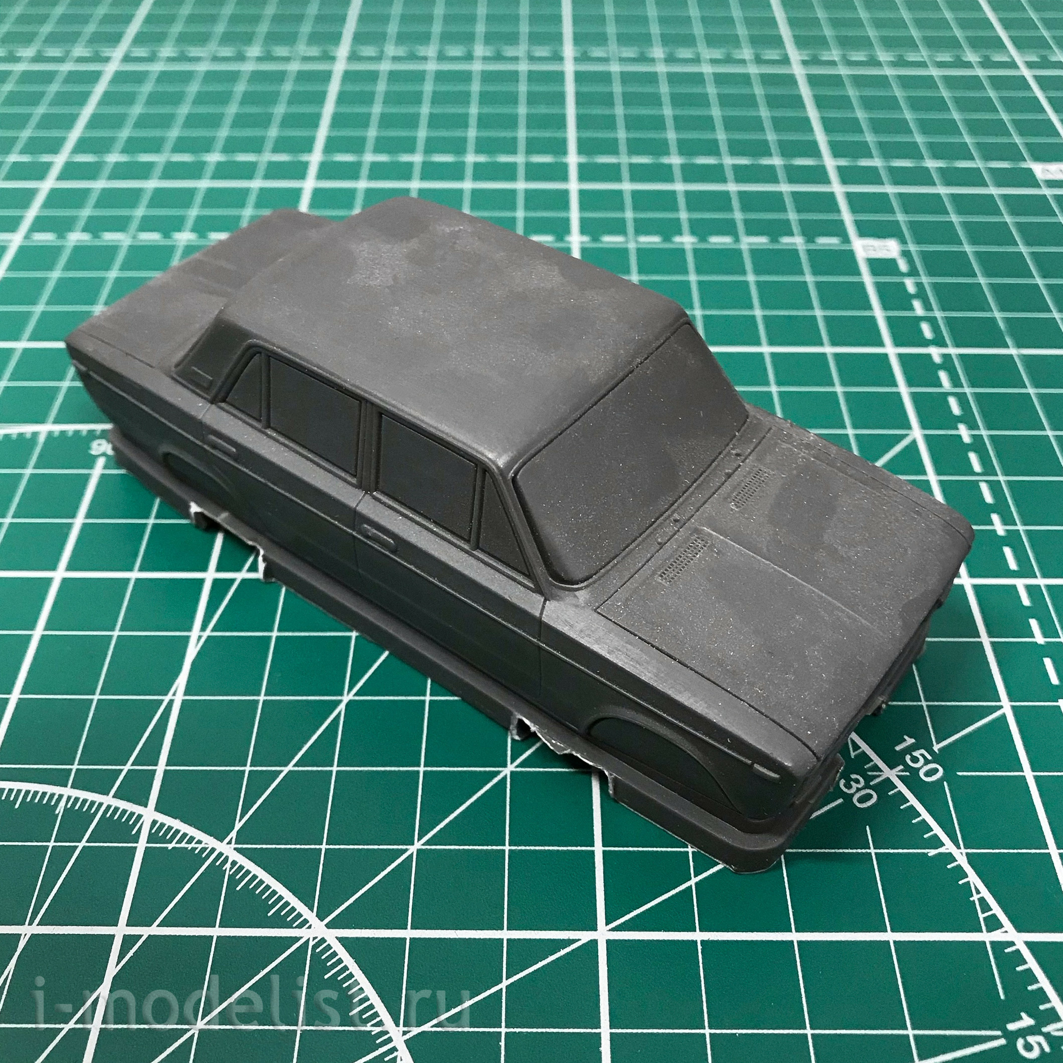 35012 GunTower Models 1/35 Soviet passenger car Kit 5 (2106), solid body