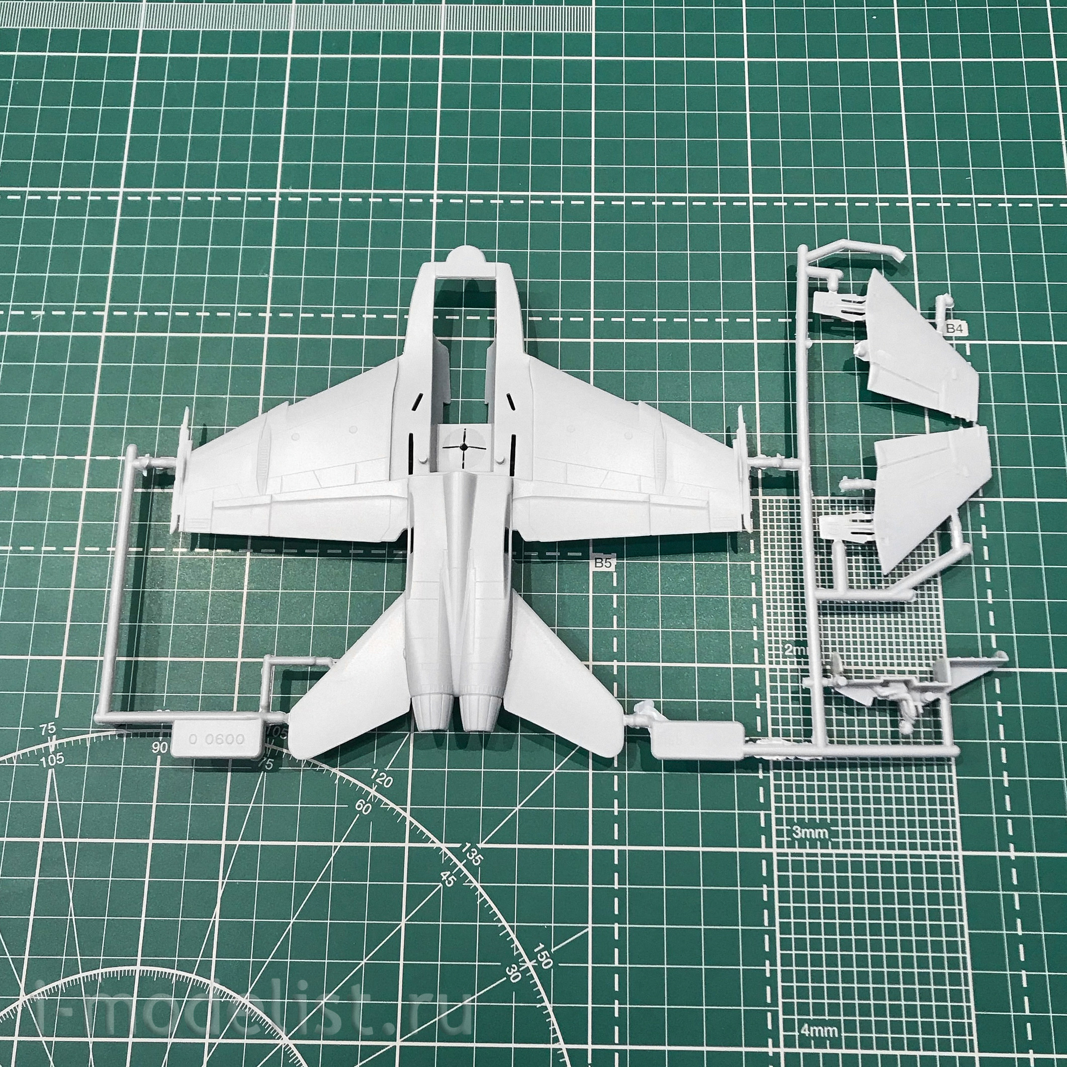 04965 Revell 1/72 American carrier-Based fighter-bomber f/A-18E hornet 