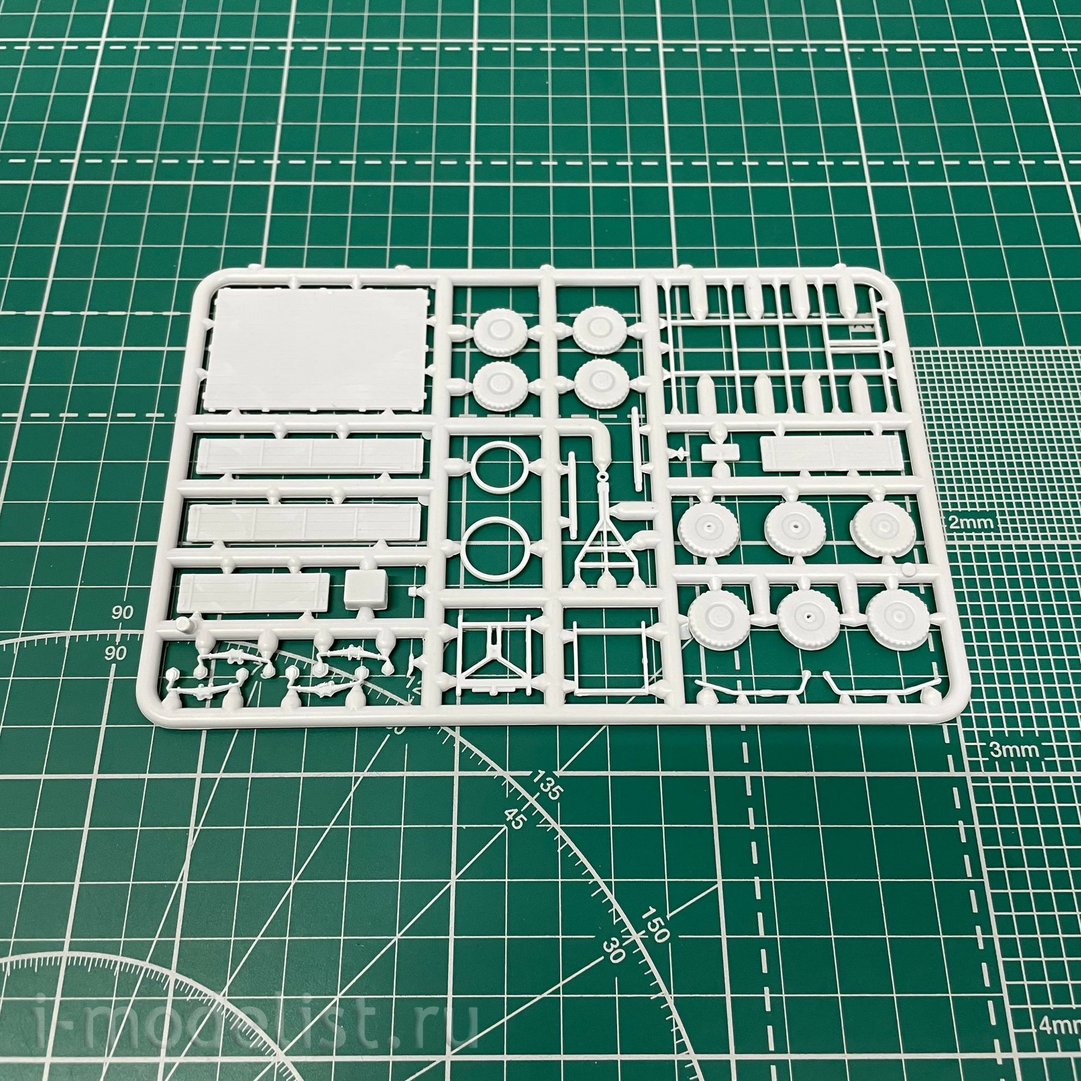 72001 GMU 1/72 Army Truck YAAZ-200