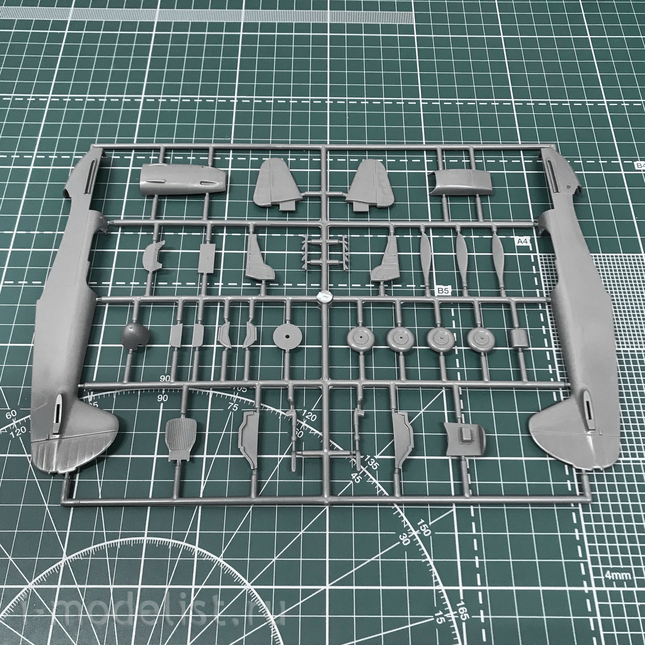 8457 Edward 1/48 Yak-3