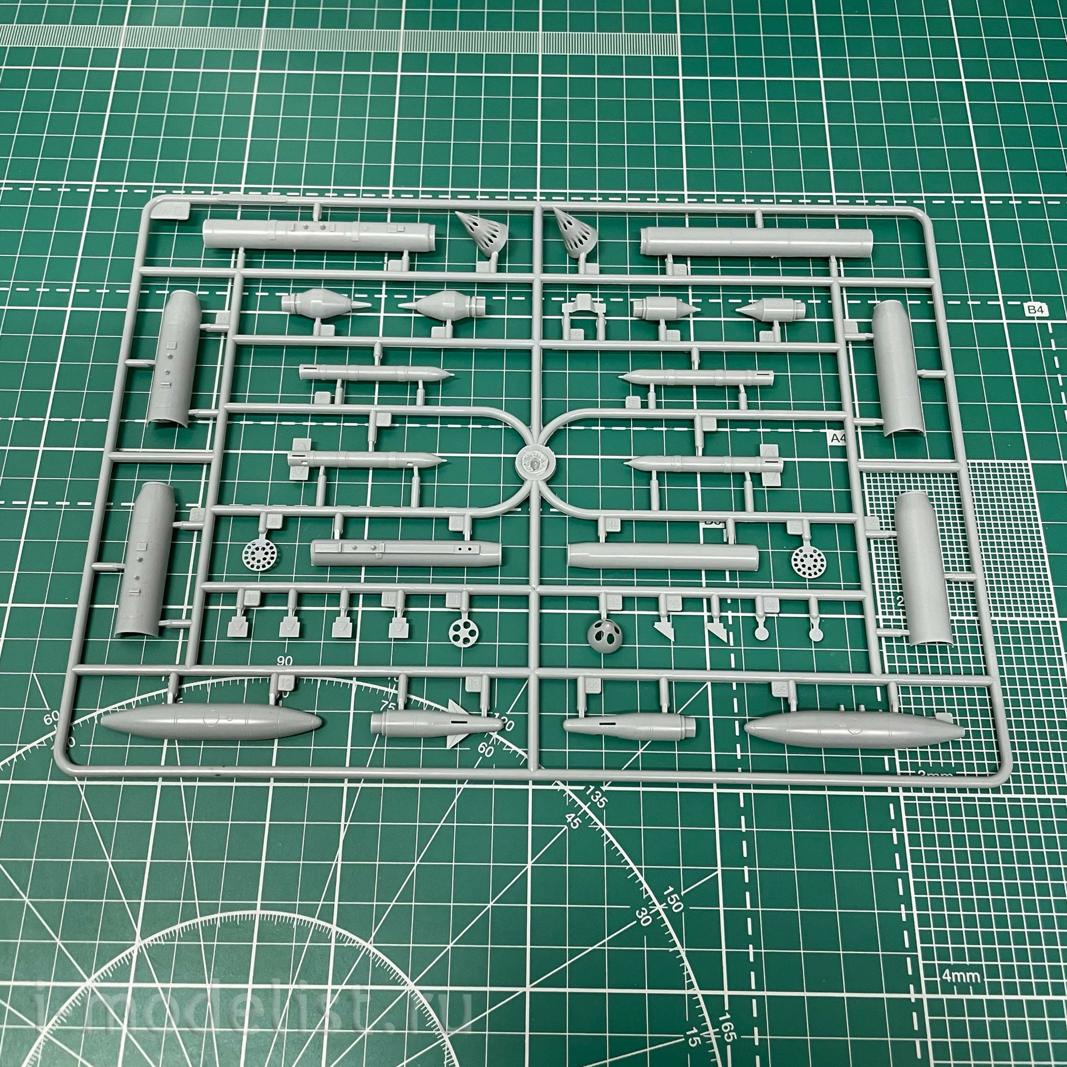 81759 HobbyBoss 1/48 Sukhoi-17UM3 Fitter-G Aircraft