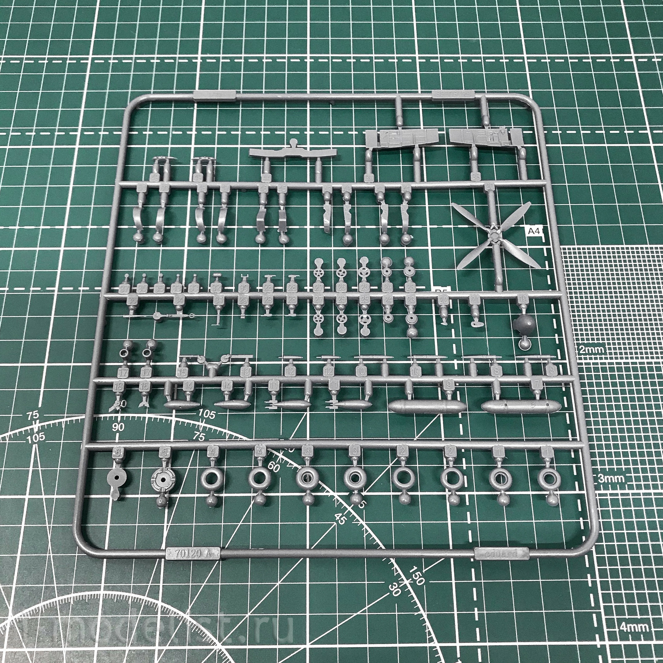 70122 Edward 1/72 Spitfire F Mk. IX