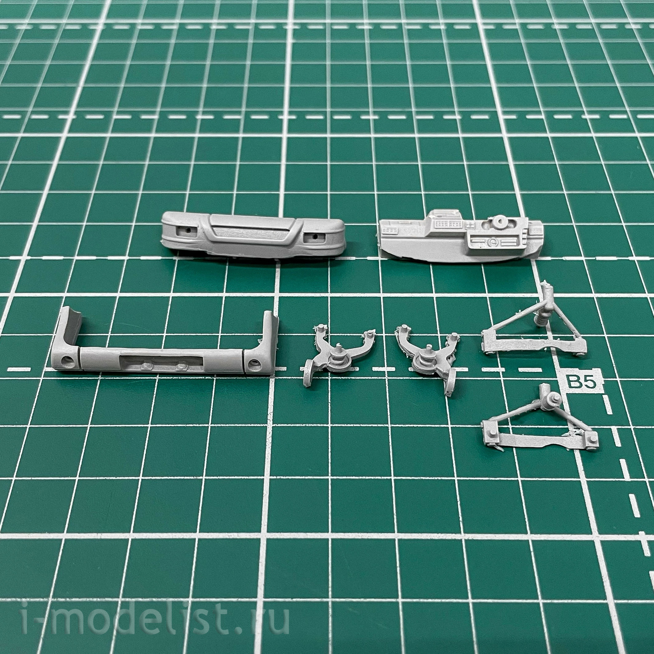 1504AVD AVD Models 1/43 Pickup Truck LUAZ-1301