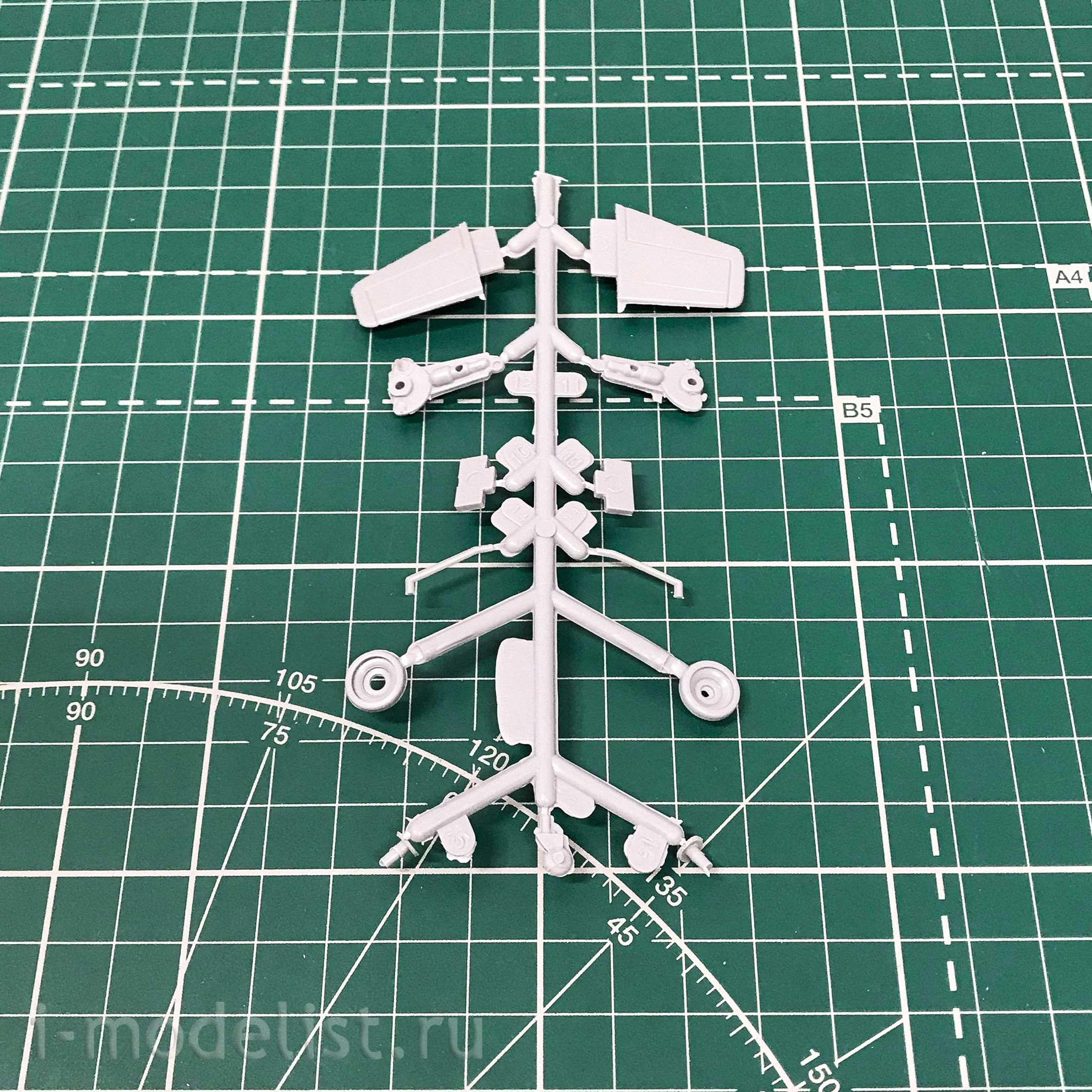 72029 ARK models 1/72 carrier-based fighter “Attaker”