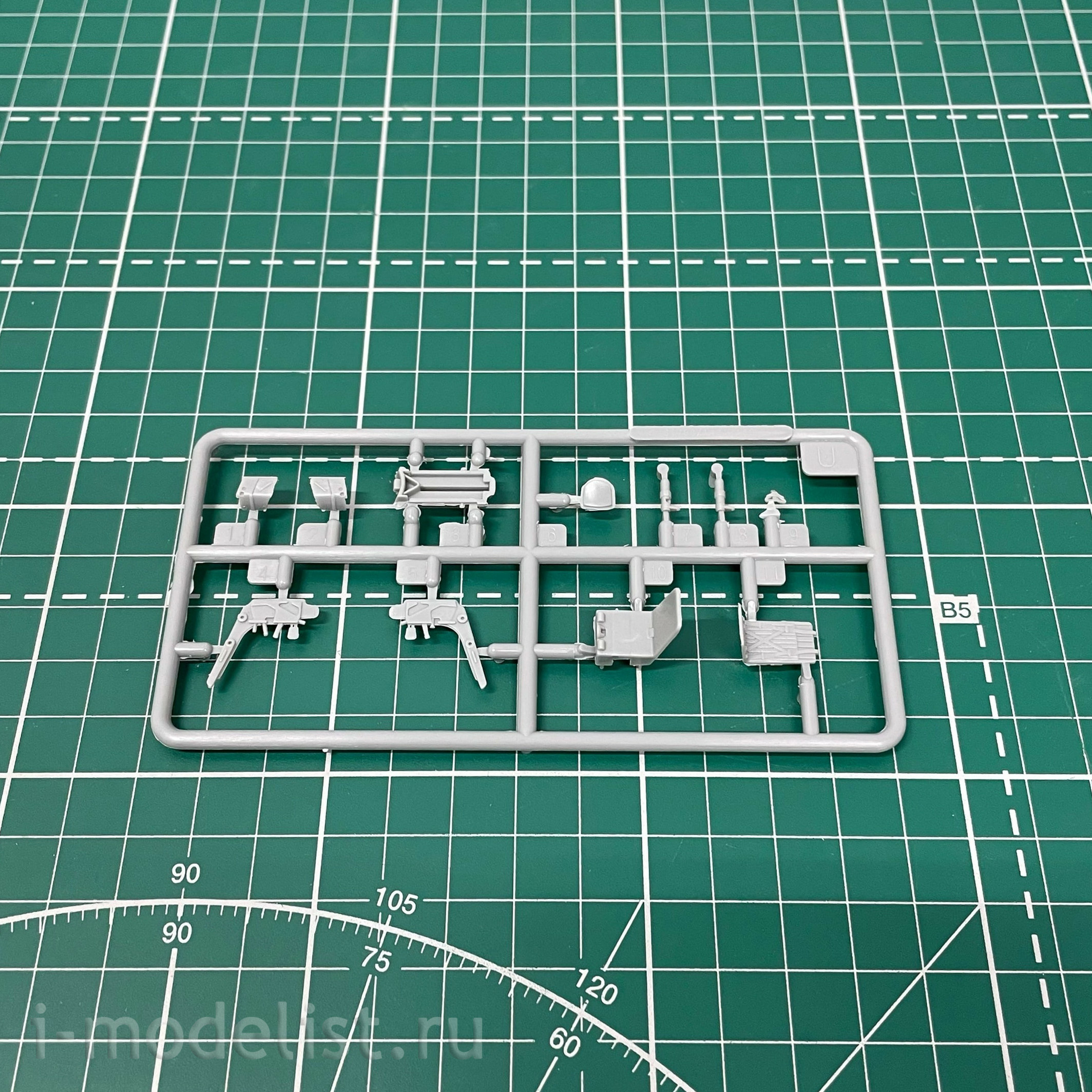81759 HobbyBoss 1/48 Sukhoi-17UM3 Fitter-G Aircraft