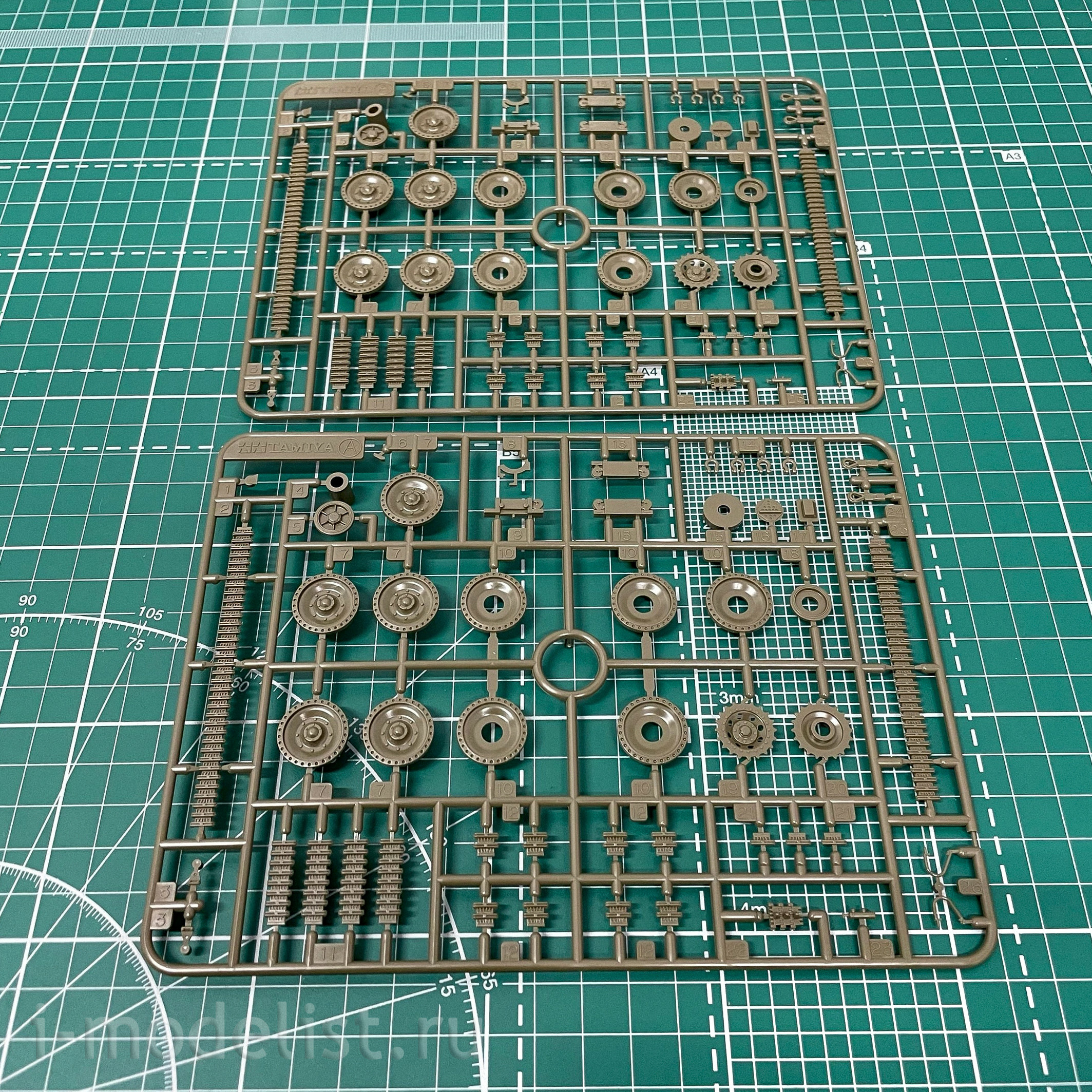 3255 Tamiya 1/48 English cruiser tank Crusader Mk.III/MK.IV