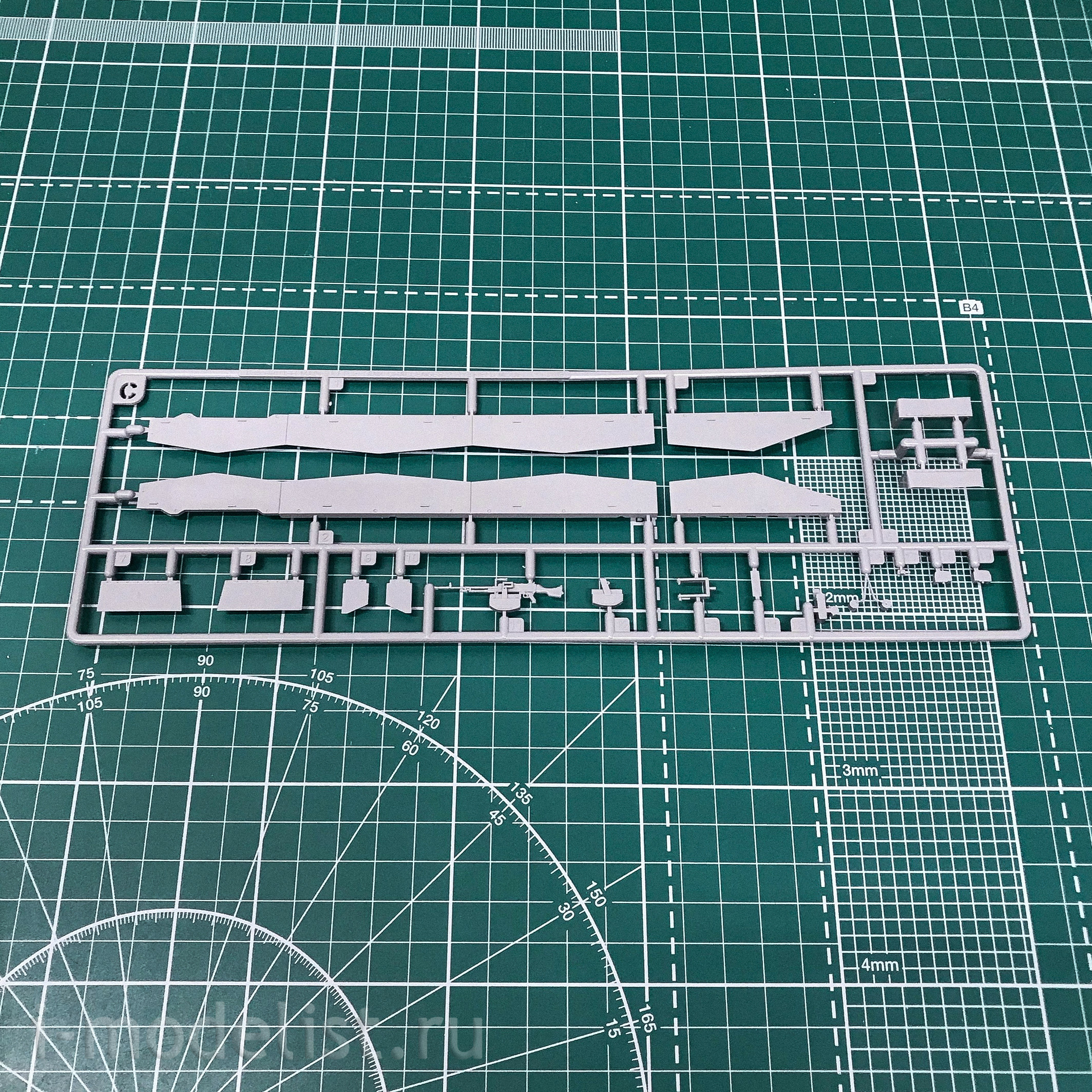 RM-5062 Rye Field Model 1/35 Tank British Challenger 2