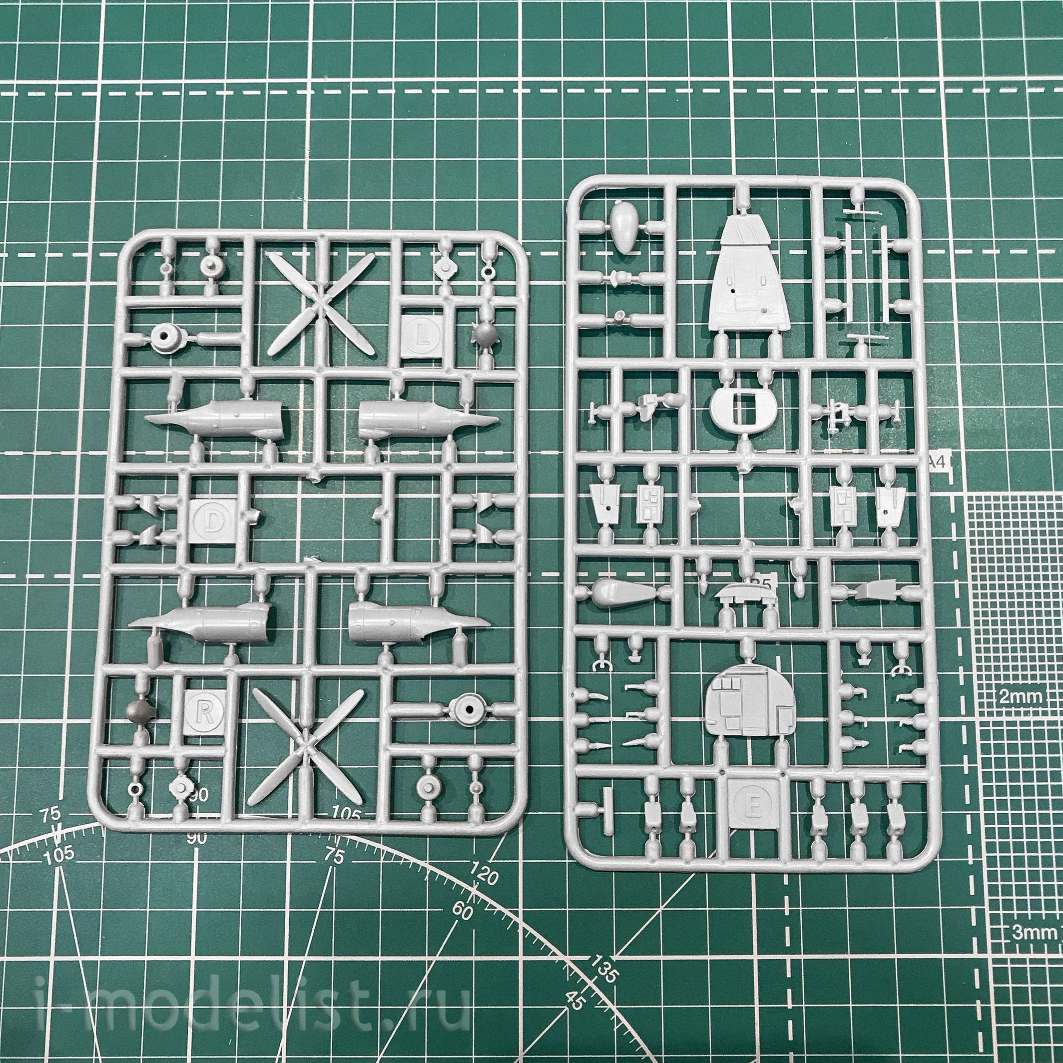 14495 Eastern Express 1/144 scales Transport aircraft an-8