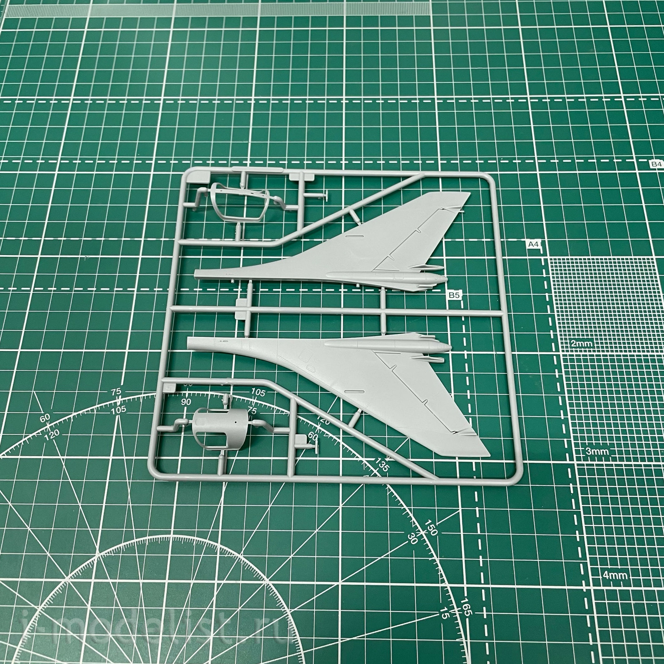 81759 HobbyBoss 1/48 Sukhoi-17UM3 Fitter-G Aircraft