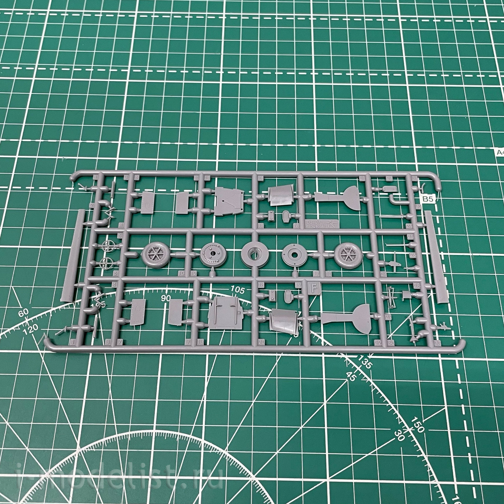 D5-08 Wingsy Kits 1/48 German World War II fighter MESSERSCHMITT Bf 109 E-3