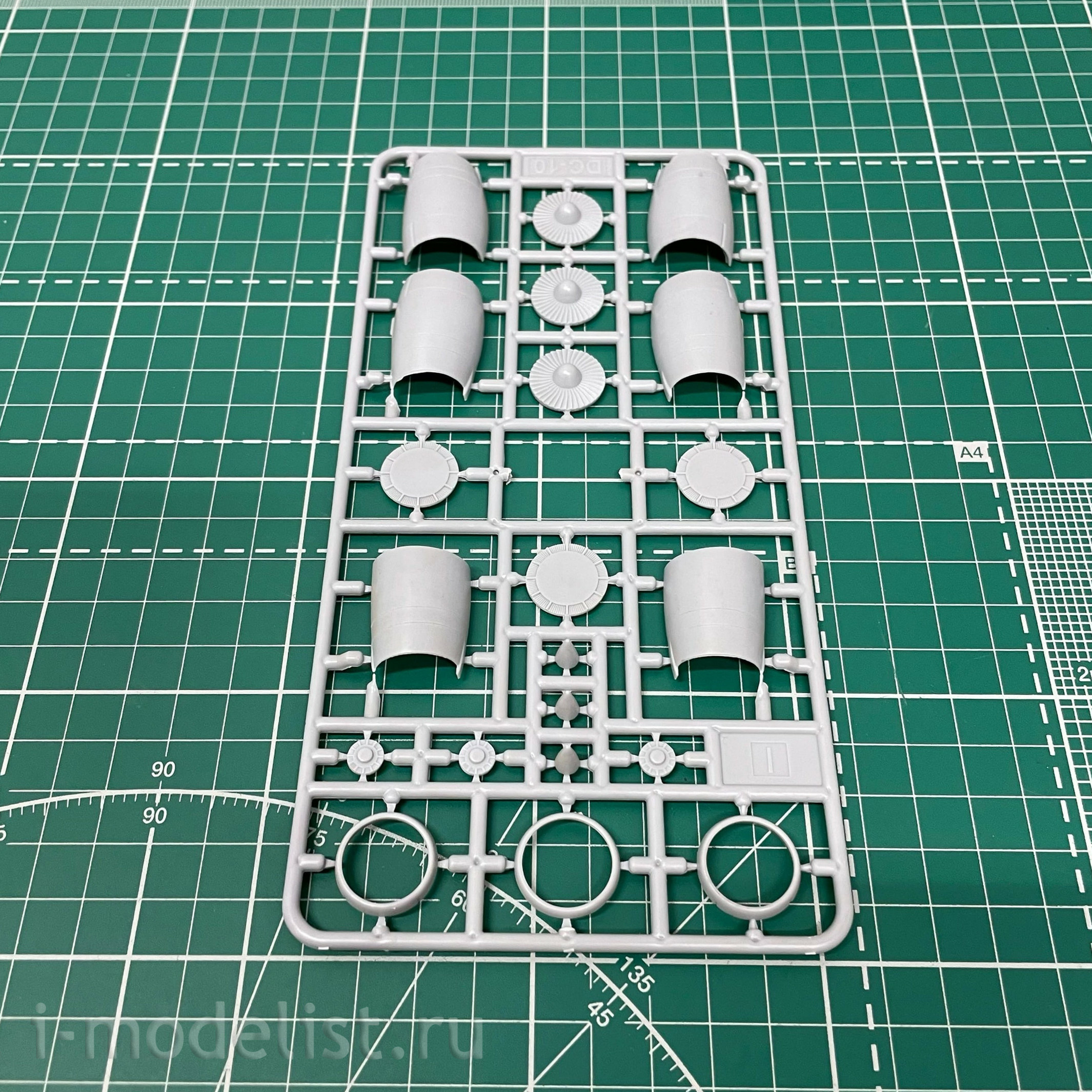 144-005 AMP 1/144 DC-10 Air Tanker Aircraft