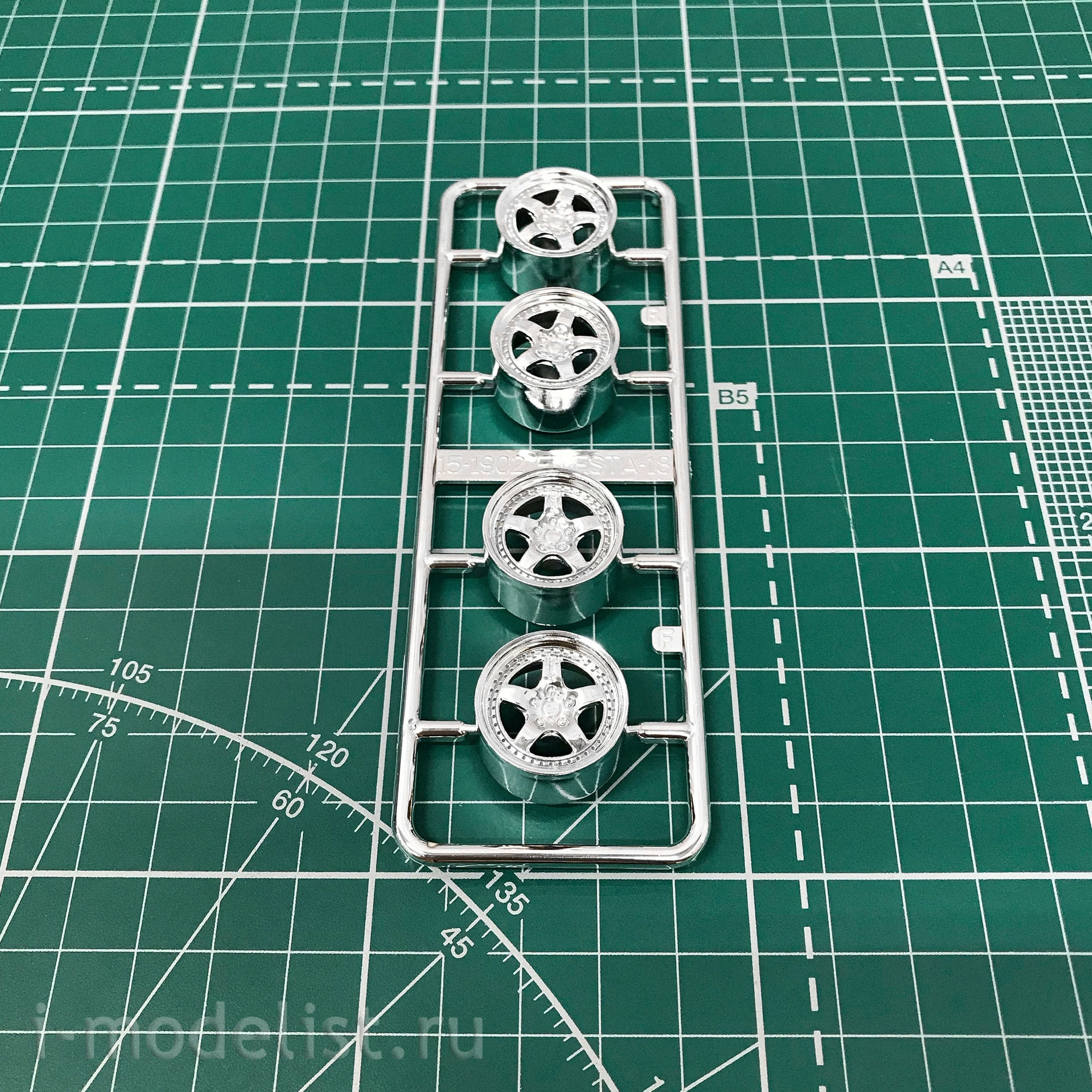06112 Aoshima 1/24 wheel Set K-Break Hybreed Fivesta 18inch