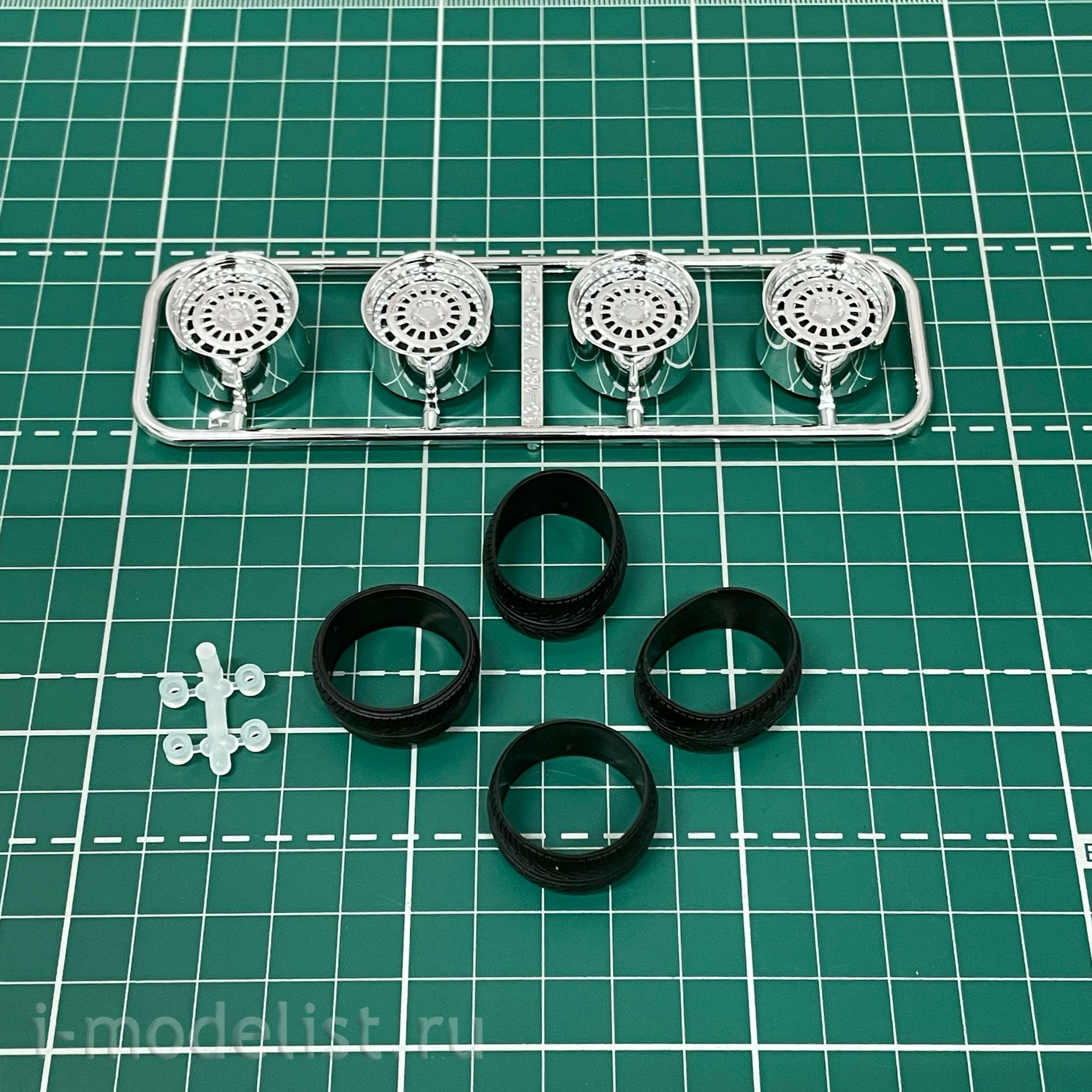 05247 Aoshima 1/24 VIP Scale VXS210 19inch