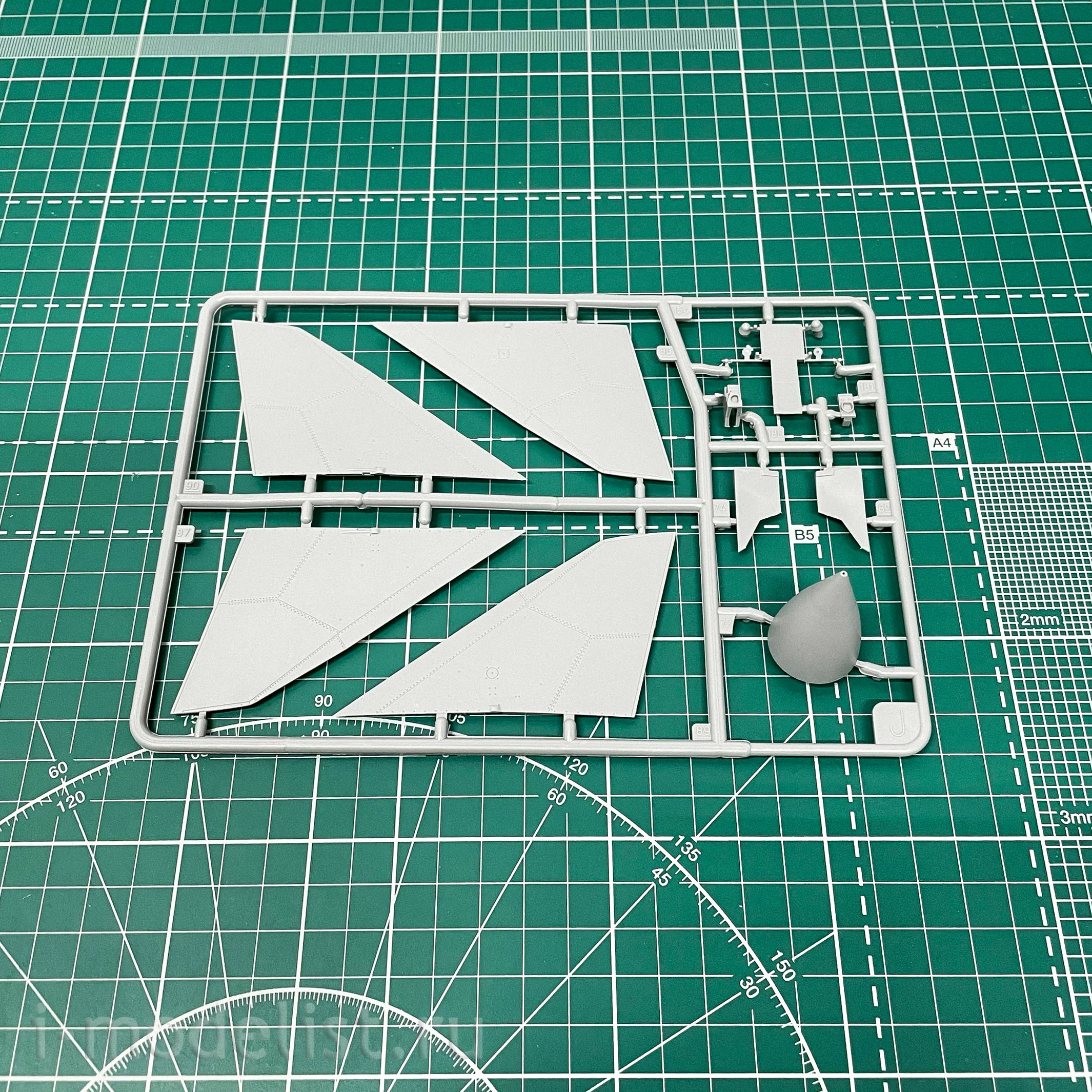 03853 Revell 1/48 Fighter-bomber GR. 4 