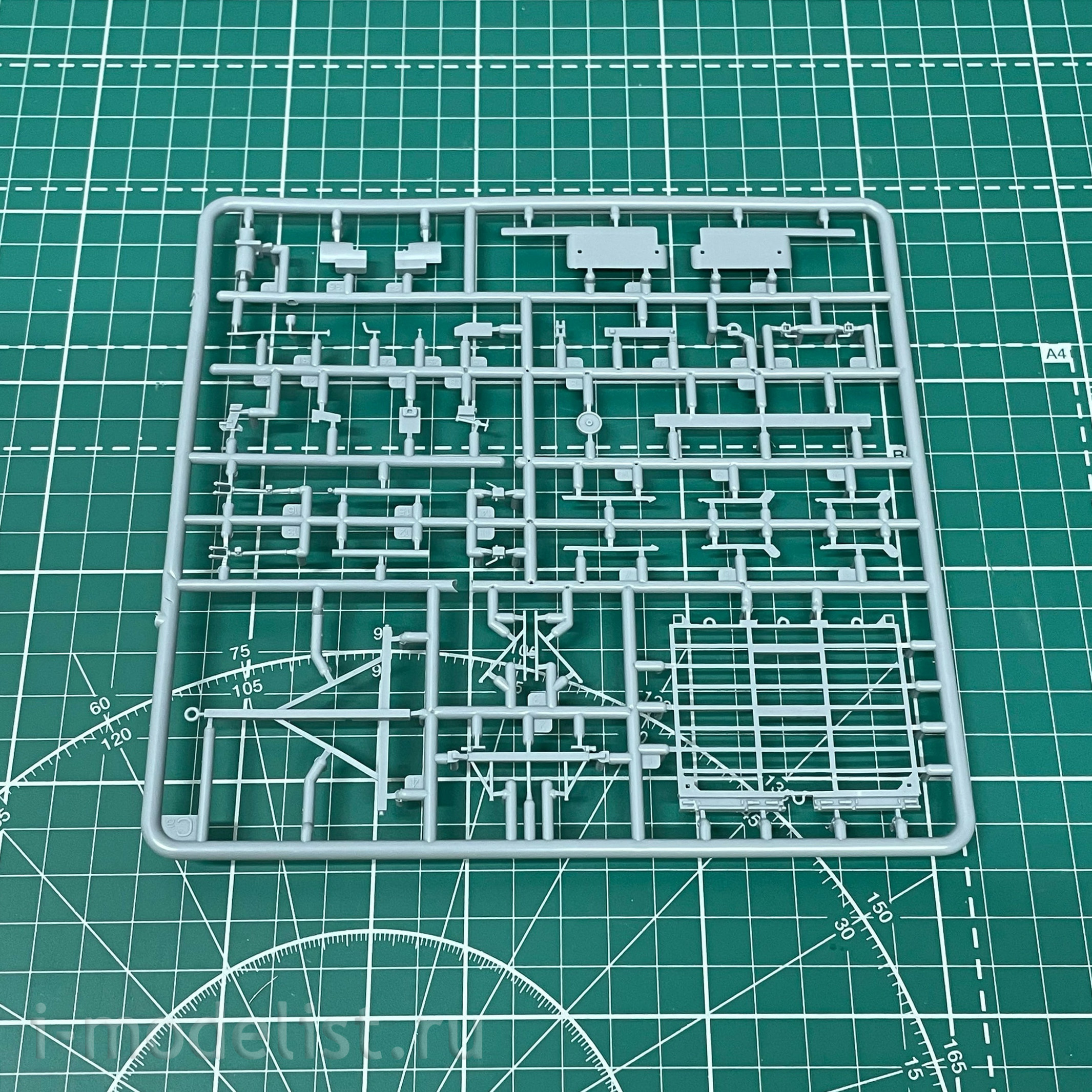 35GM0037 Gecko Models 1/35 British Ammunition Crates and Transport Trailer