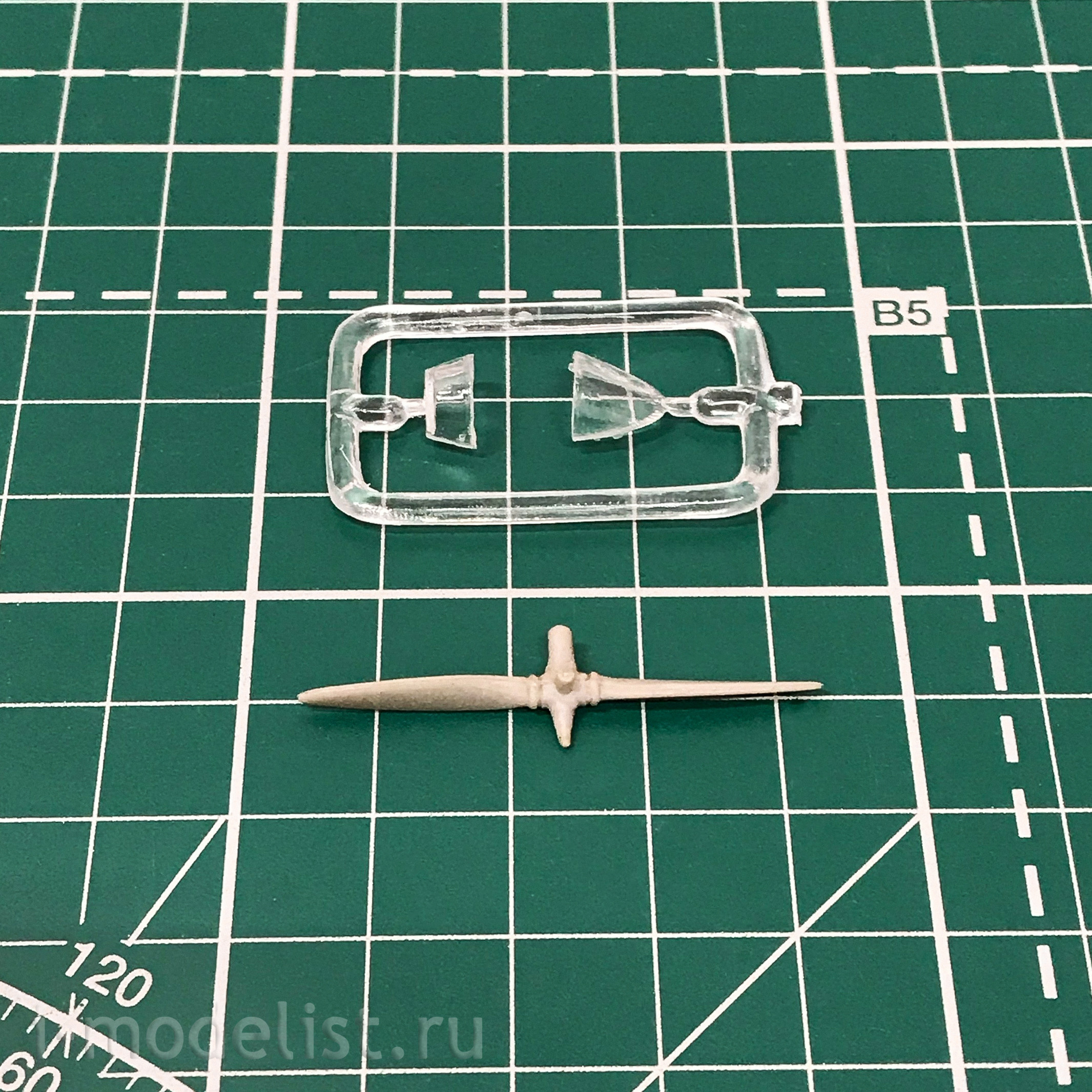 72315 Amodel 1/72 UTI-4 t15b