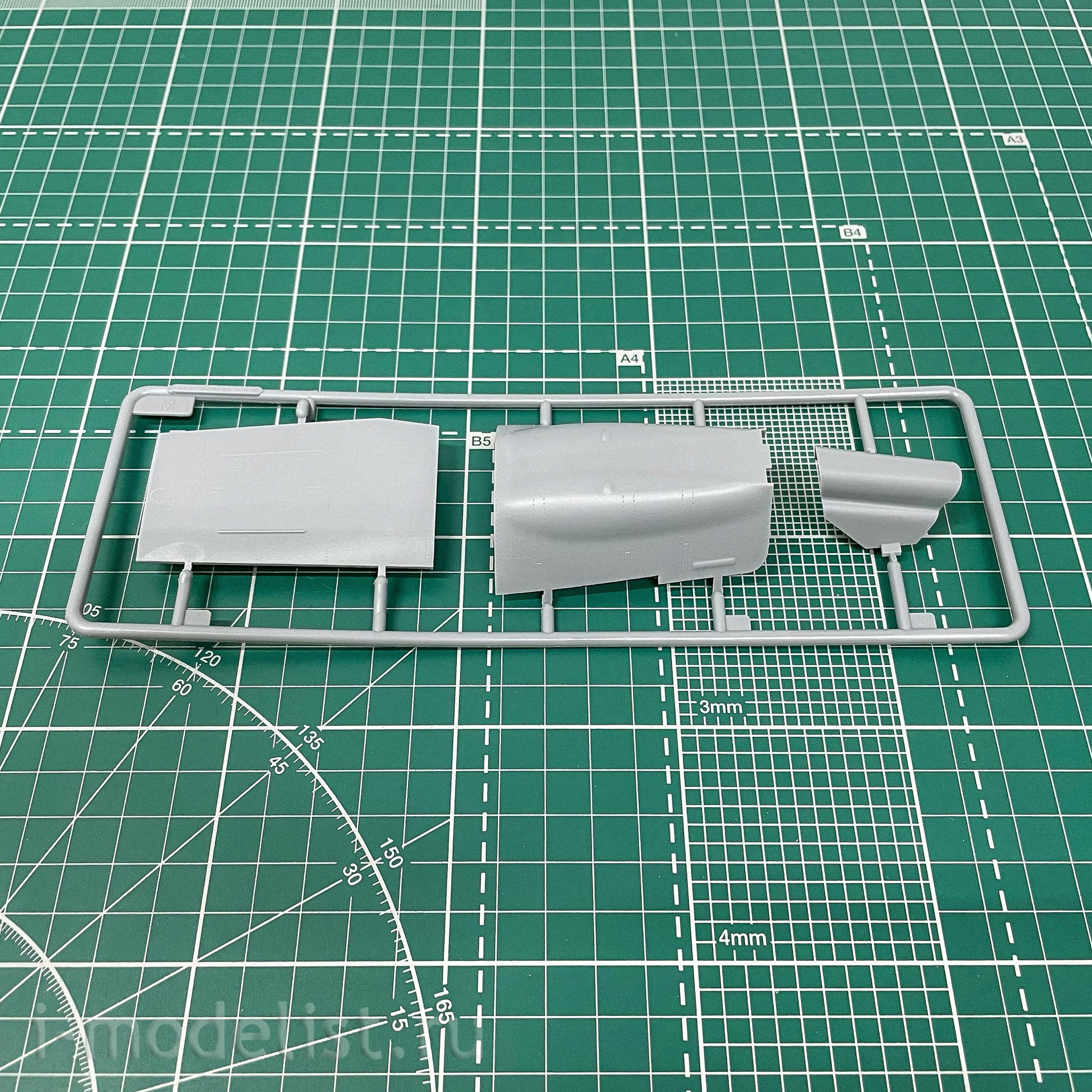 81803 HobbyBoss 1/18 Focke Wulf Fw 190 A-8 Aircraft