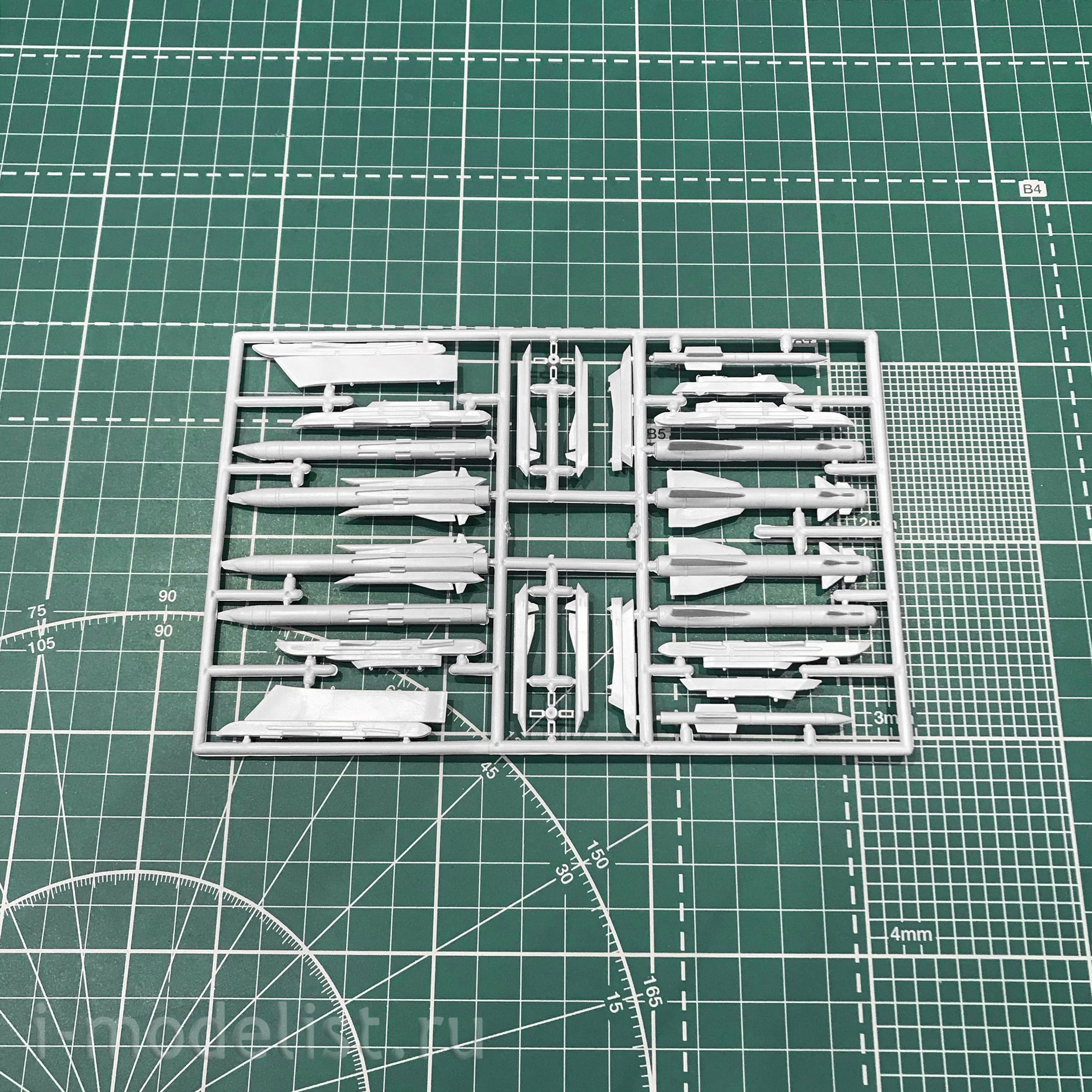 72116 1/72 Eastern Express Interceptor M-31BM