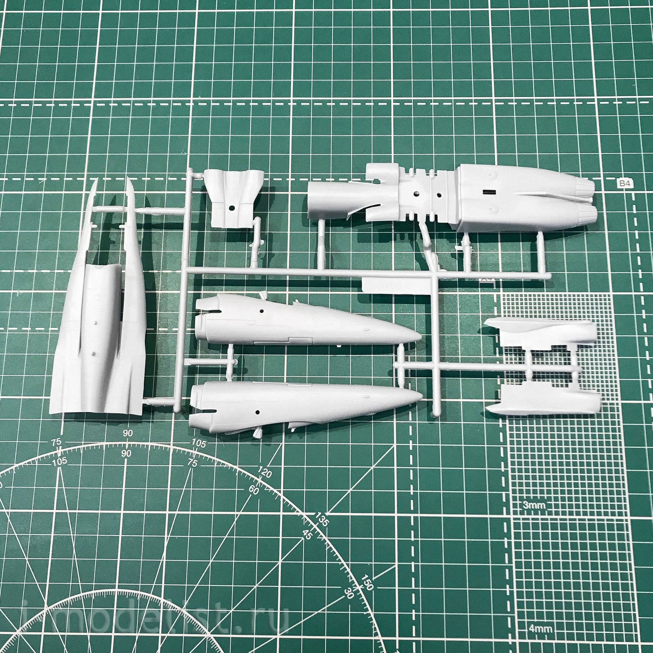 04965 Revell 1/72 American carrier-Based fighter-bomber f/A-18E hornet 
