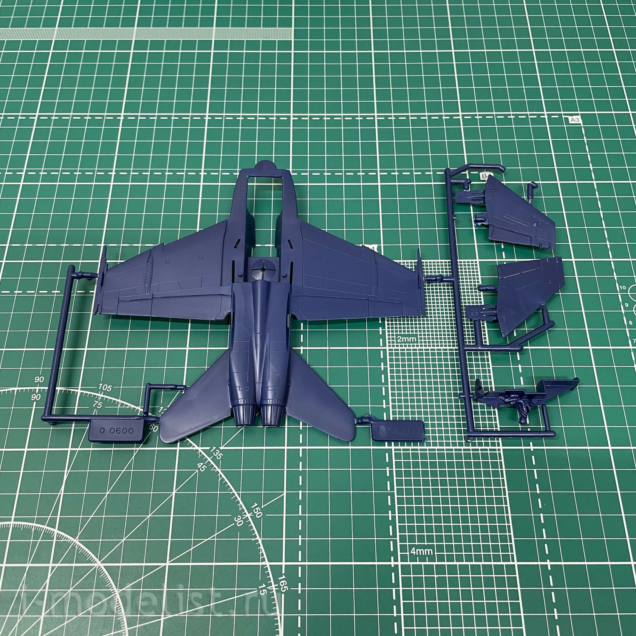 11185 Revell 1/72 Hornet F-18 Blue Angels