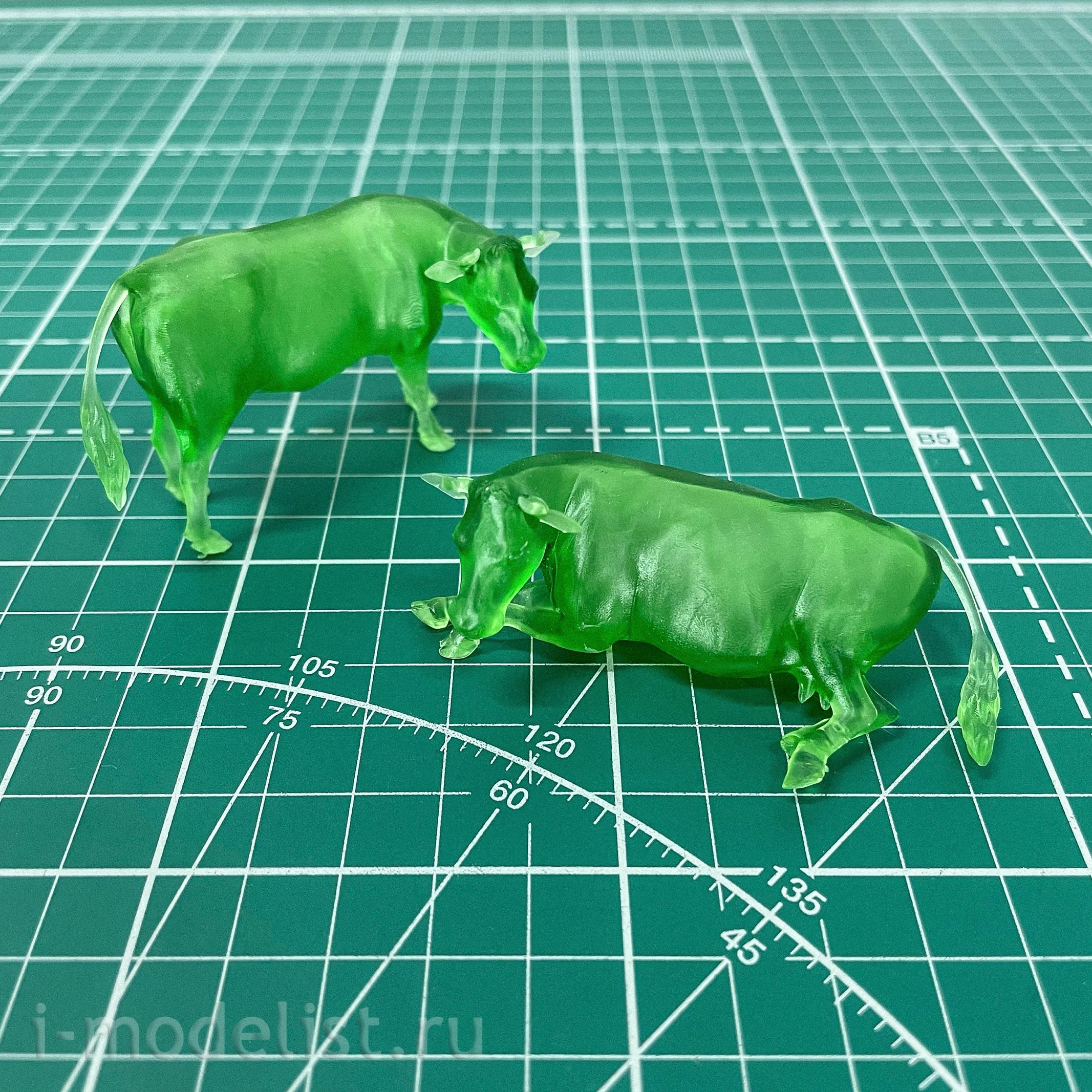 6006 Svmodel 1/35 Cow Figurines 2 pcs.