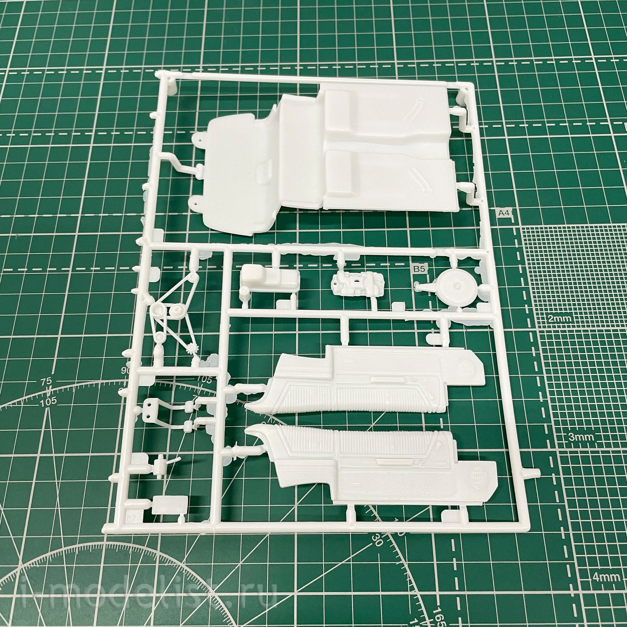 14190 Revell 1/25 Car Foose 65 Chevy Impala