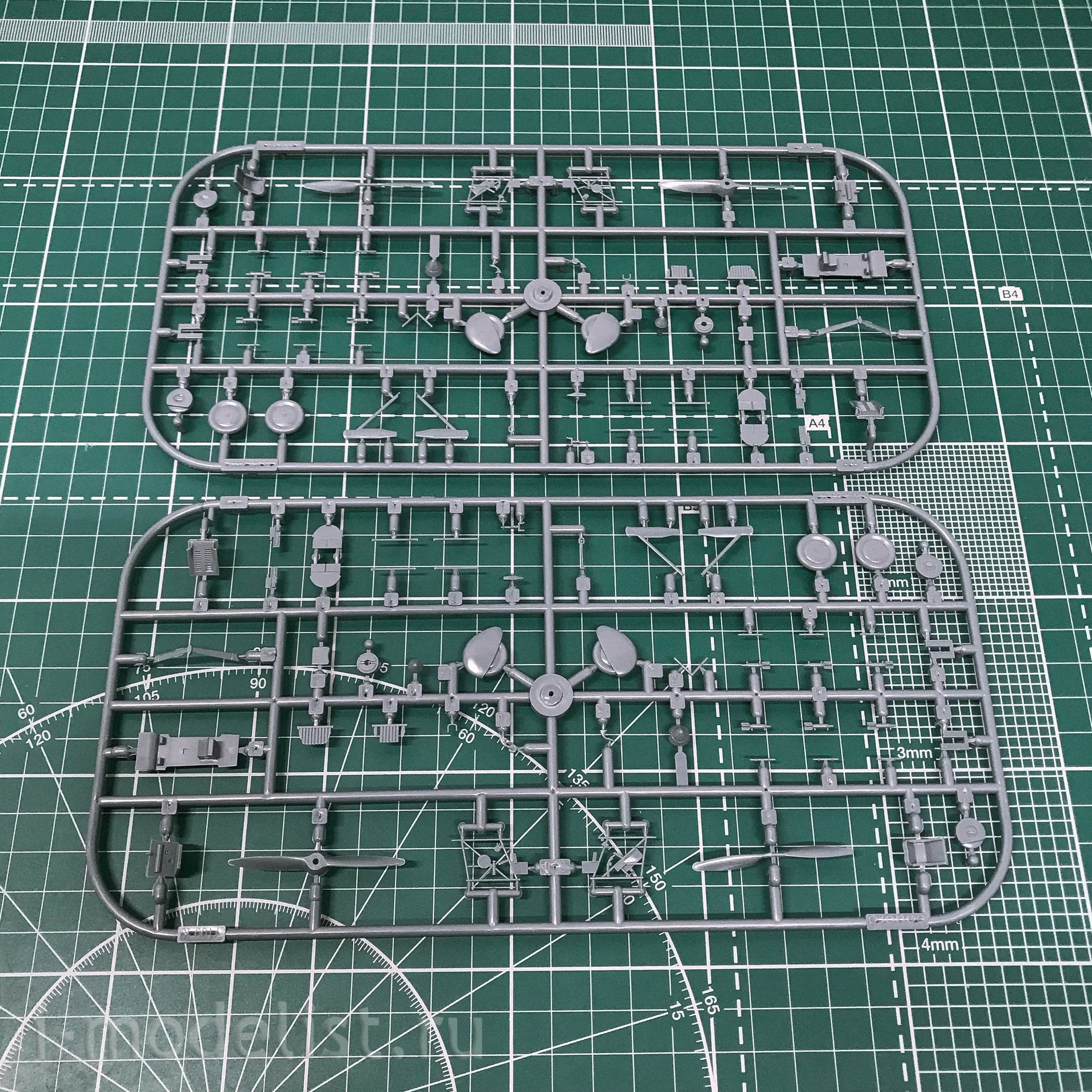 70103 Eduard 1/72 Avia B-534 an early series DUAL COMBO