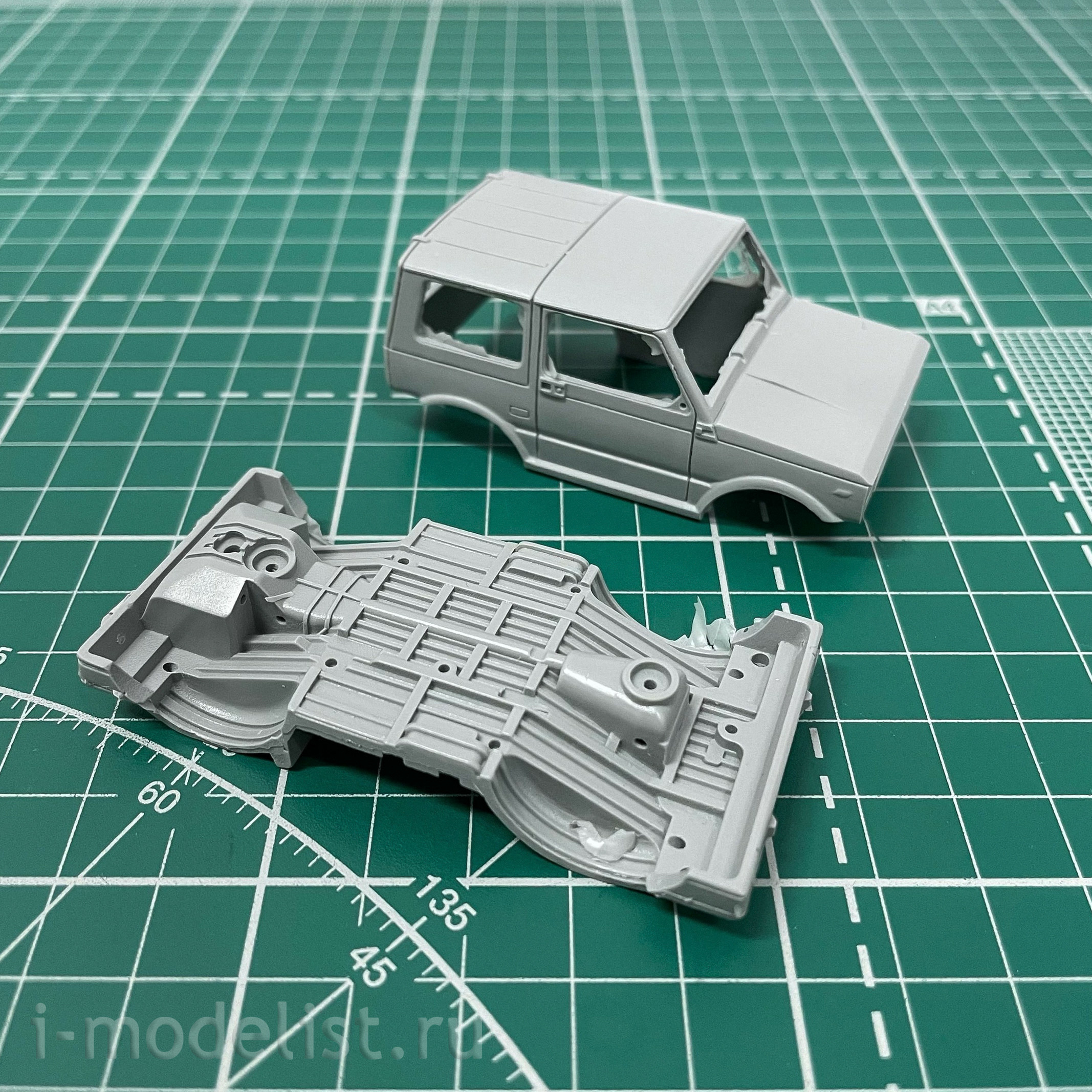 1503AVD AVD Models 1/43 Assembled model LUAZ-1301