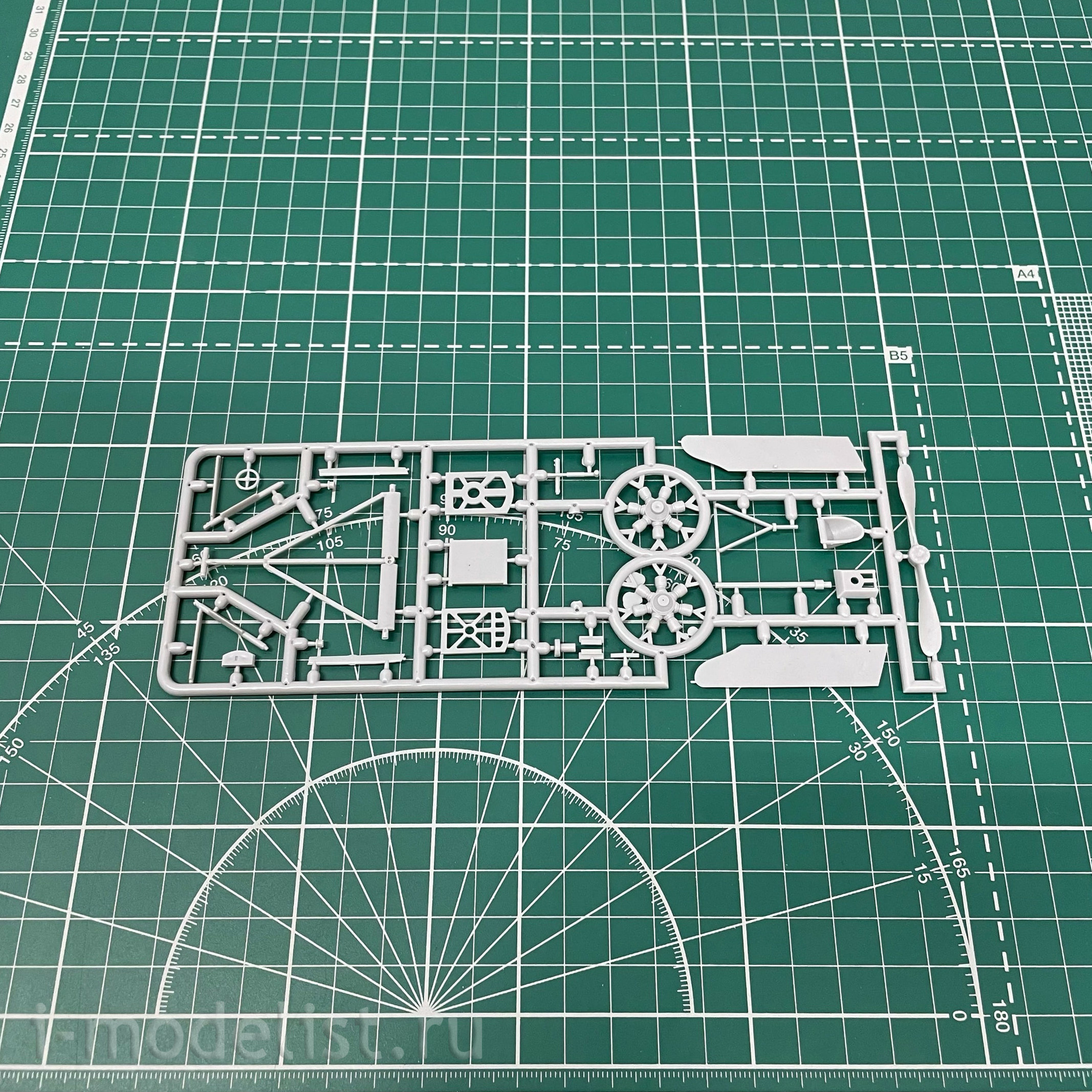 4801 Avis 1/48 Lee Richards