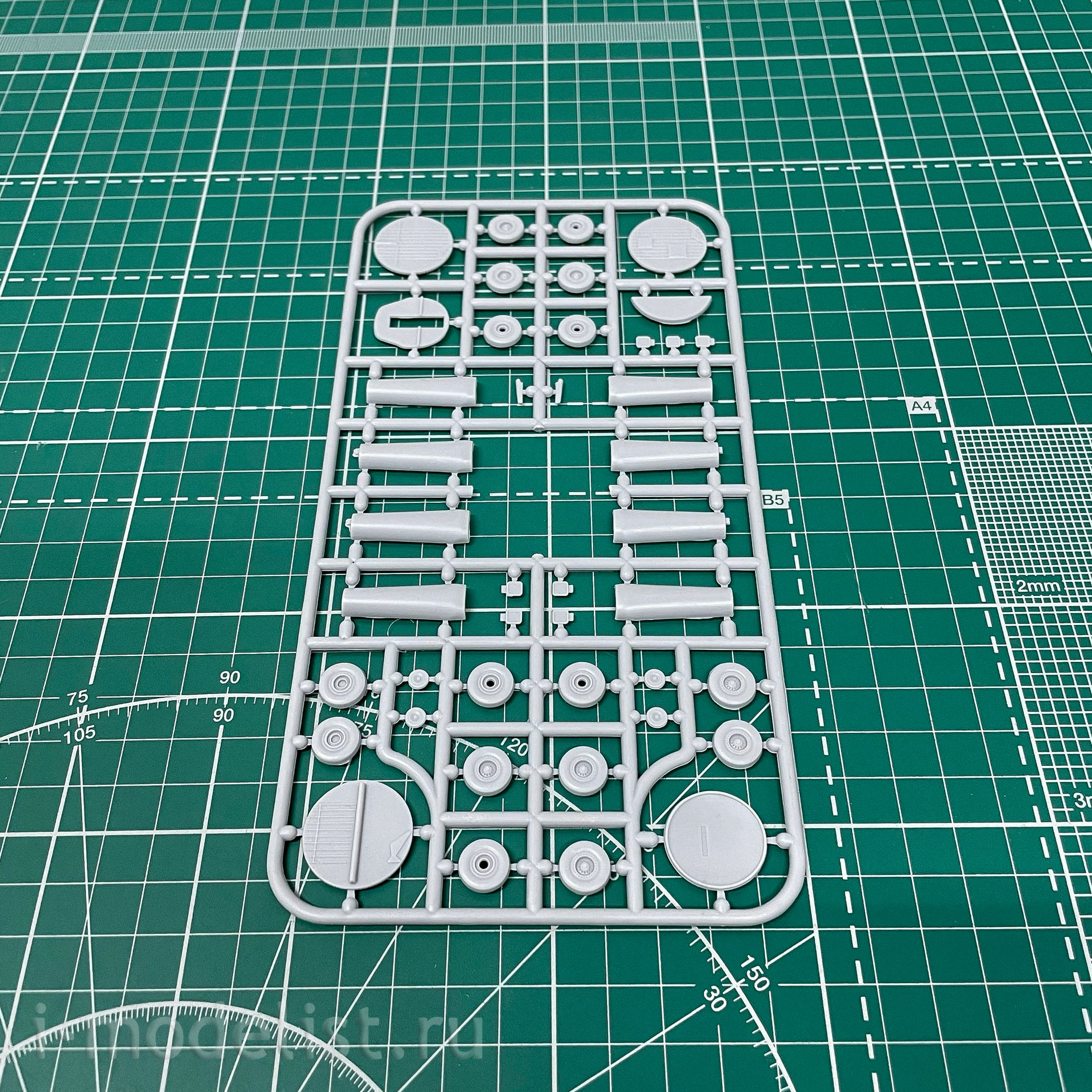 144-032 Microcosm 1/144 Myasishchev 3MS aircraft (NATO Bison-B)