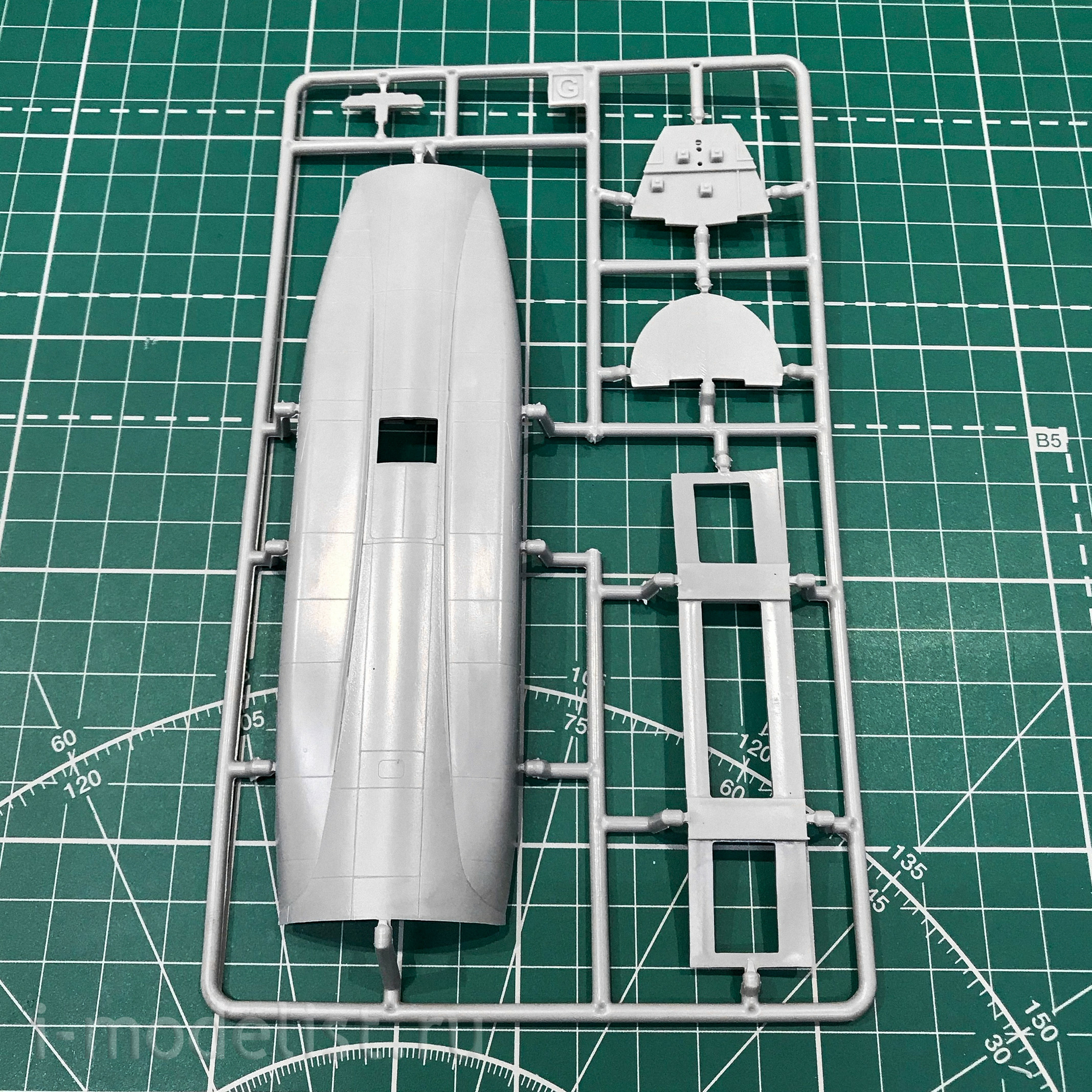 144107 Orient Express 1/144 Passenger Airliner MD-11 GE AMERICAN AIRLINES