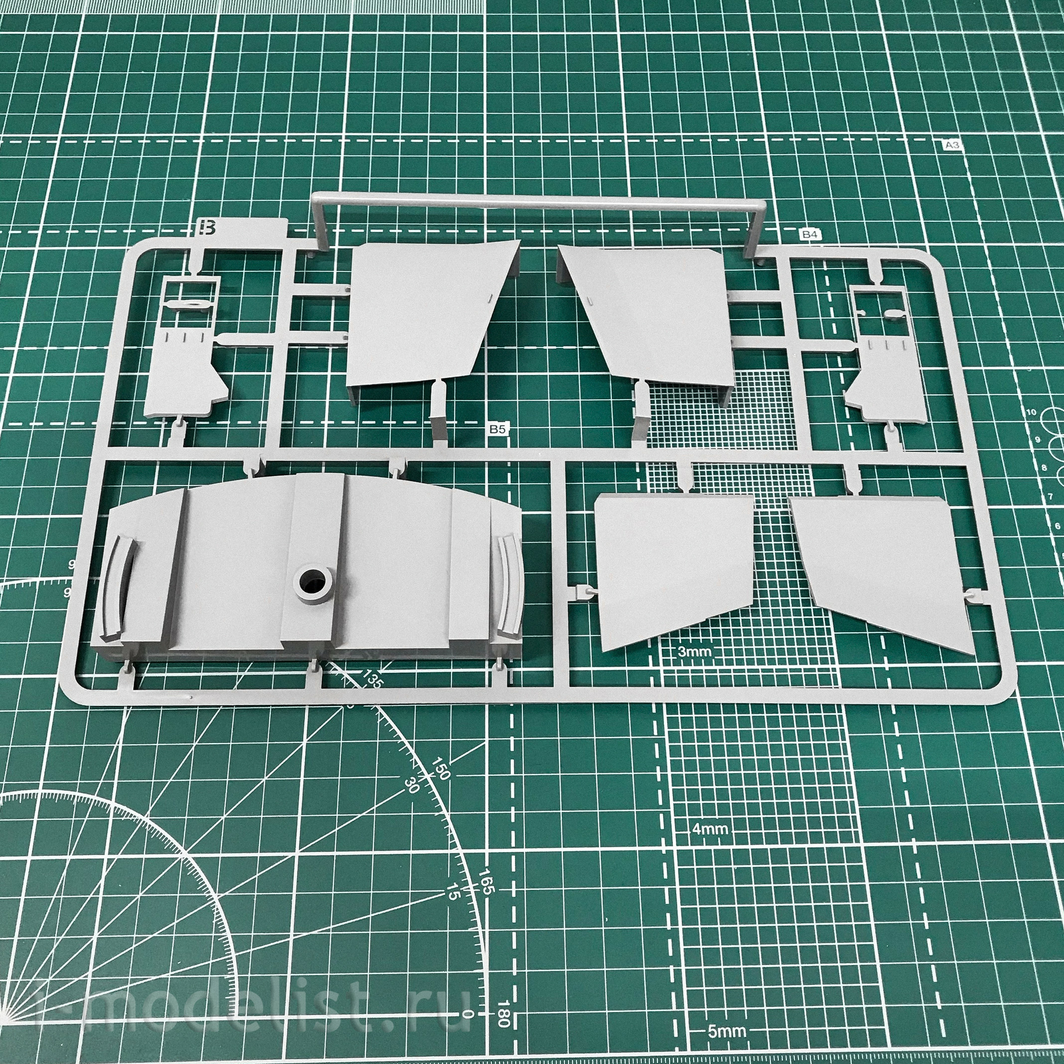 5010 Takom 1/72 Japanese Battleship Yamato Type 94 46cm Gun Main Turret No.1