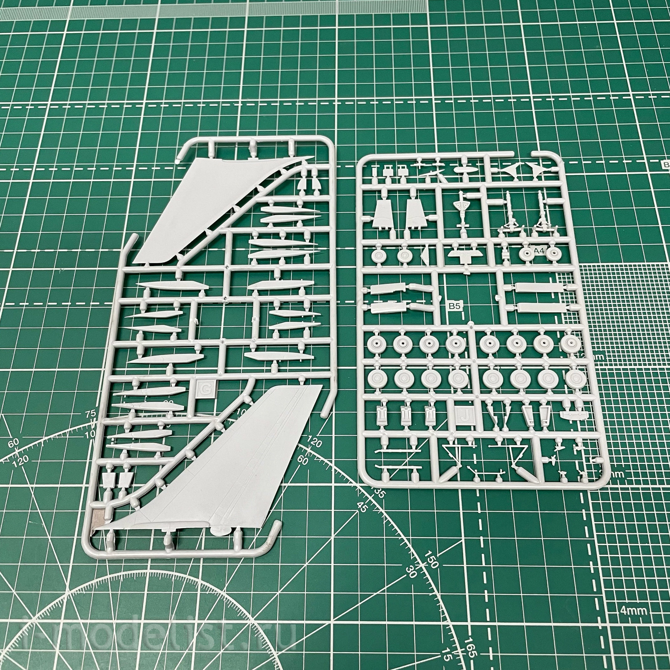 144150-6 Orient Express 1/144 Airliner A310-300 QATAR