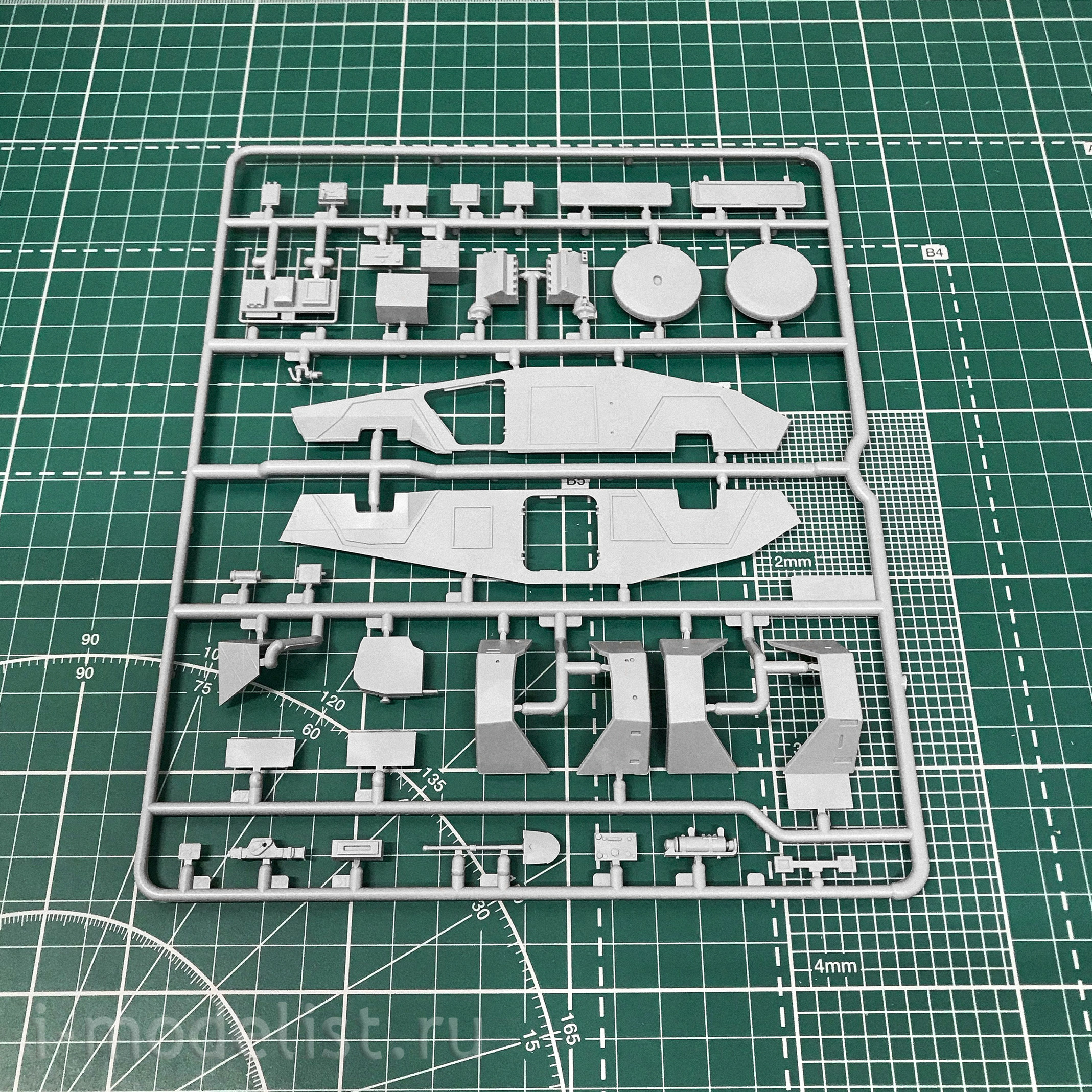 35110 ICM 1/35 German armored control vehicle Sd. Kfz. 247 Ausf. B