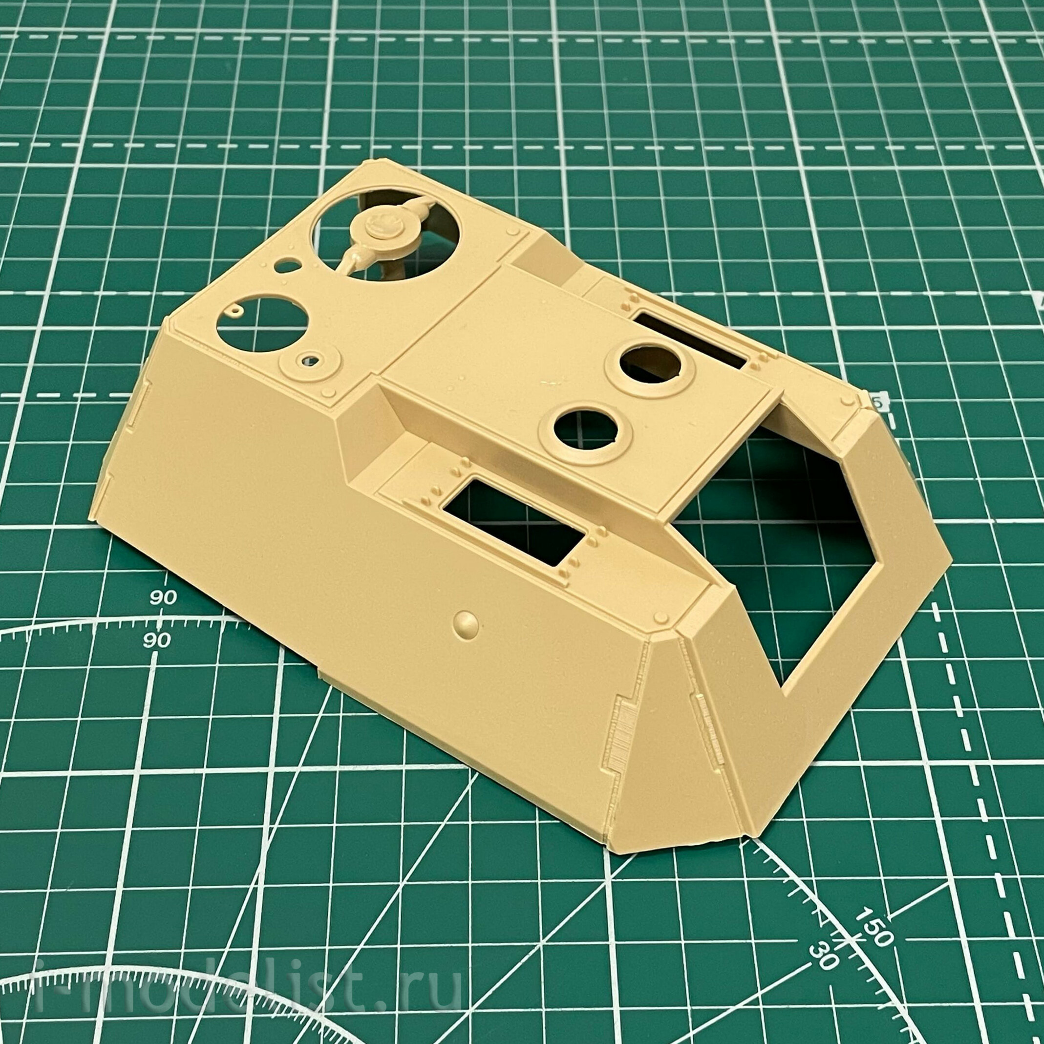 35A016 Amusing Hobby 1/35 E-100 8.8 cm Flakzwilling